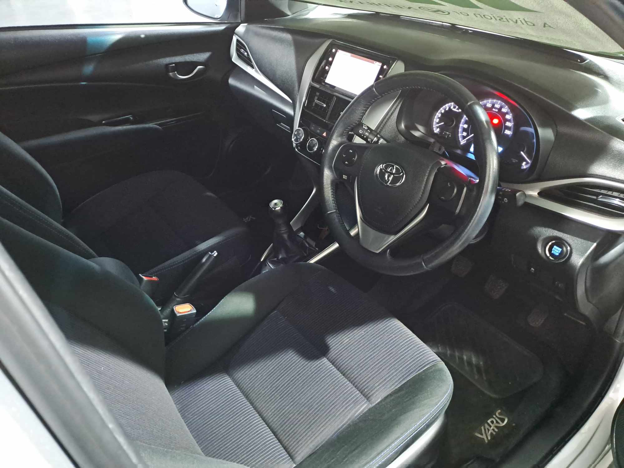 2019 TOYOTA YARIS 1.5 XS 5DR thumbnail 6