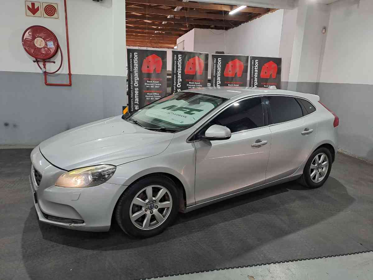 2014 VOLVO V40 D3 EXCEL GEARTRONIC