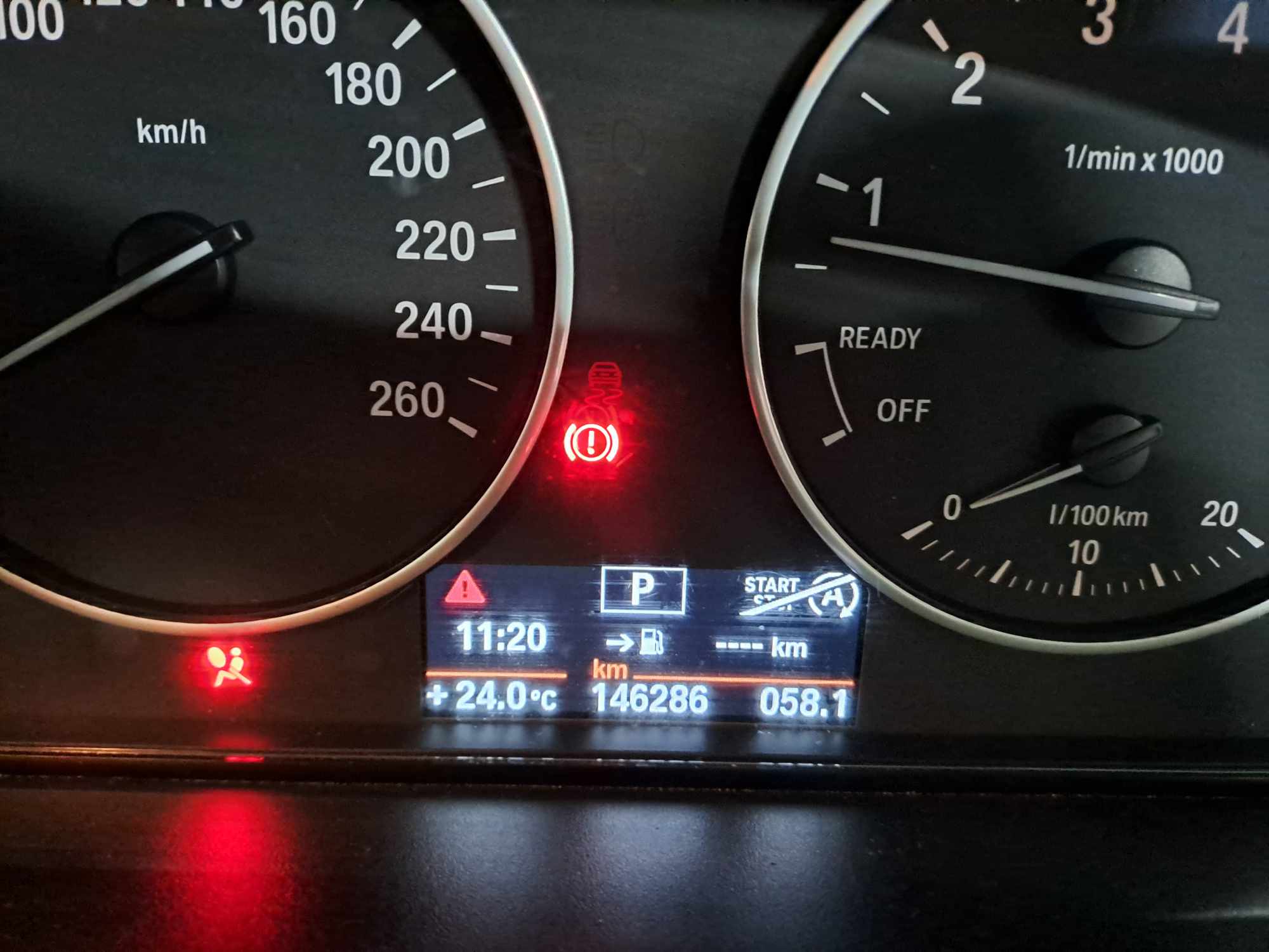 2012 BMW 320i LUXURY LINE A/T (F30) thumbnail 2