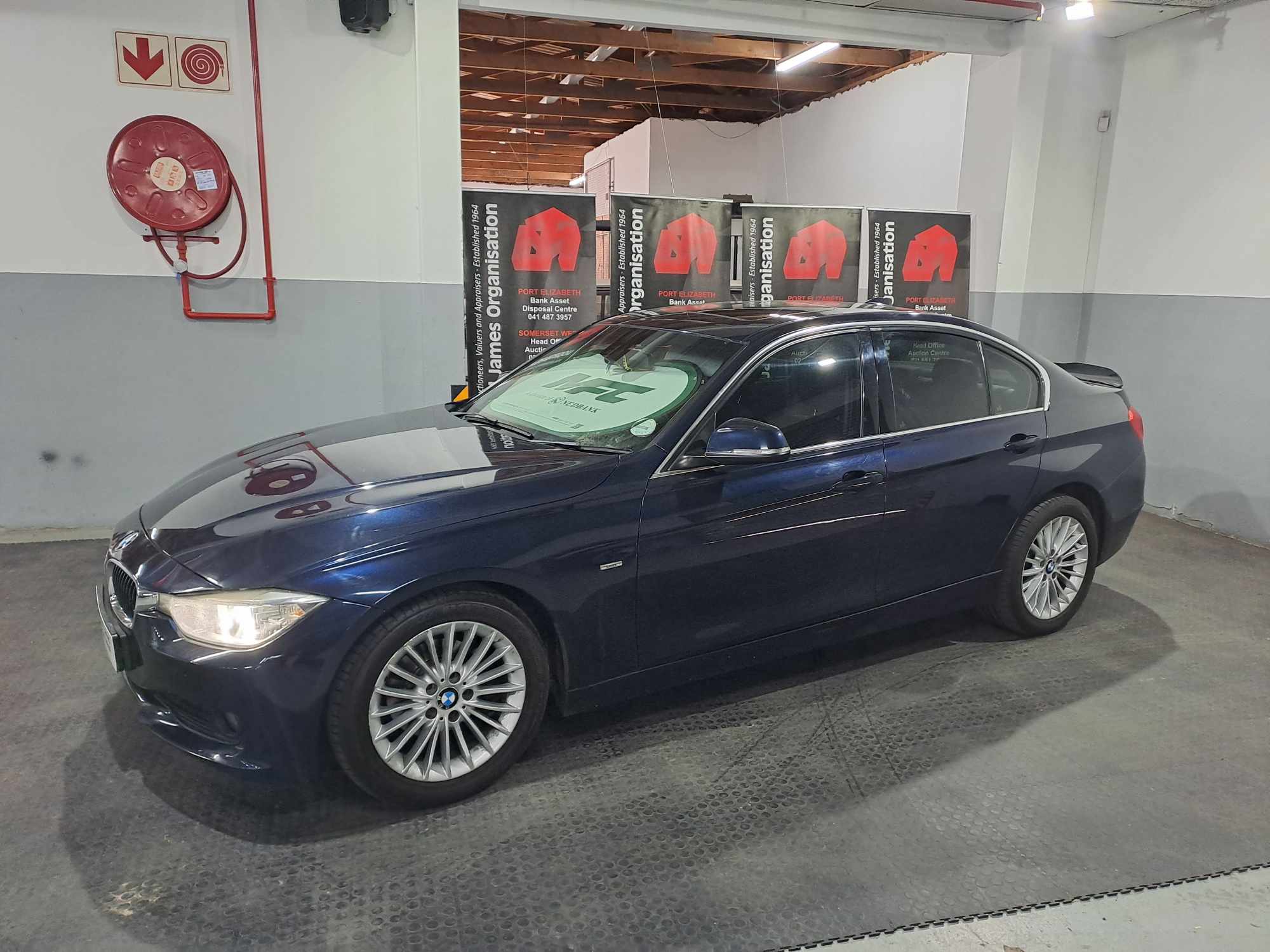 2012 BMW 320i LUXURY LINE A/T (F30) thumbnail 5