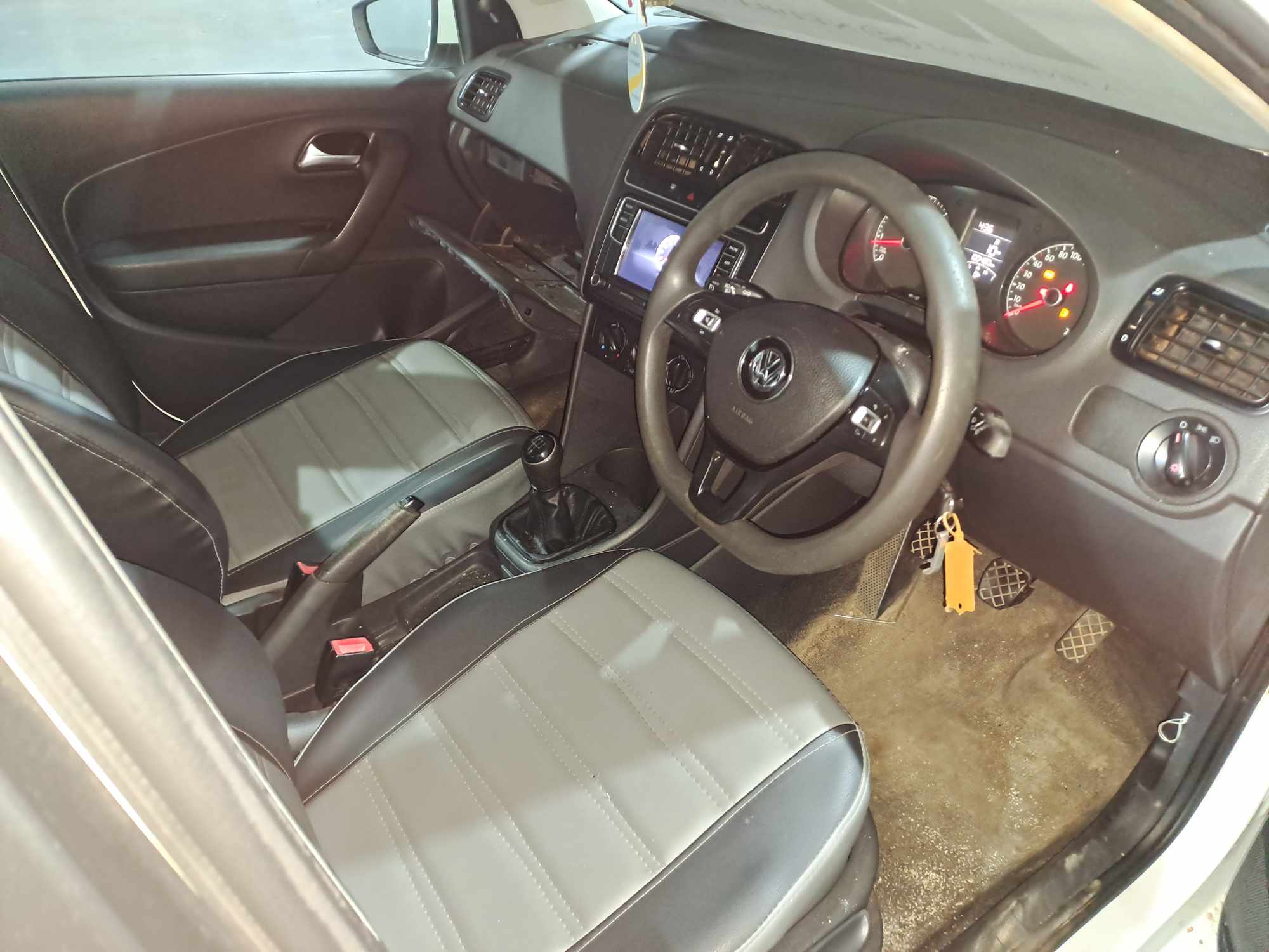 2014 VOLKSWAGEN POLO VIVO 1.4 COMFORTLINE (5DR) thumbnail 3
