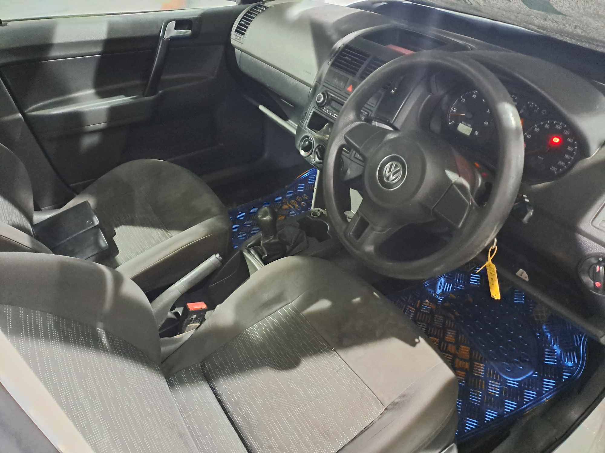 2015 VOLKSWAGEN POLO VIVO GP 1.4 TRENDLINE 5DR thumbnail 4