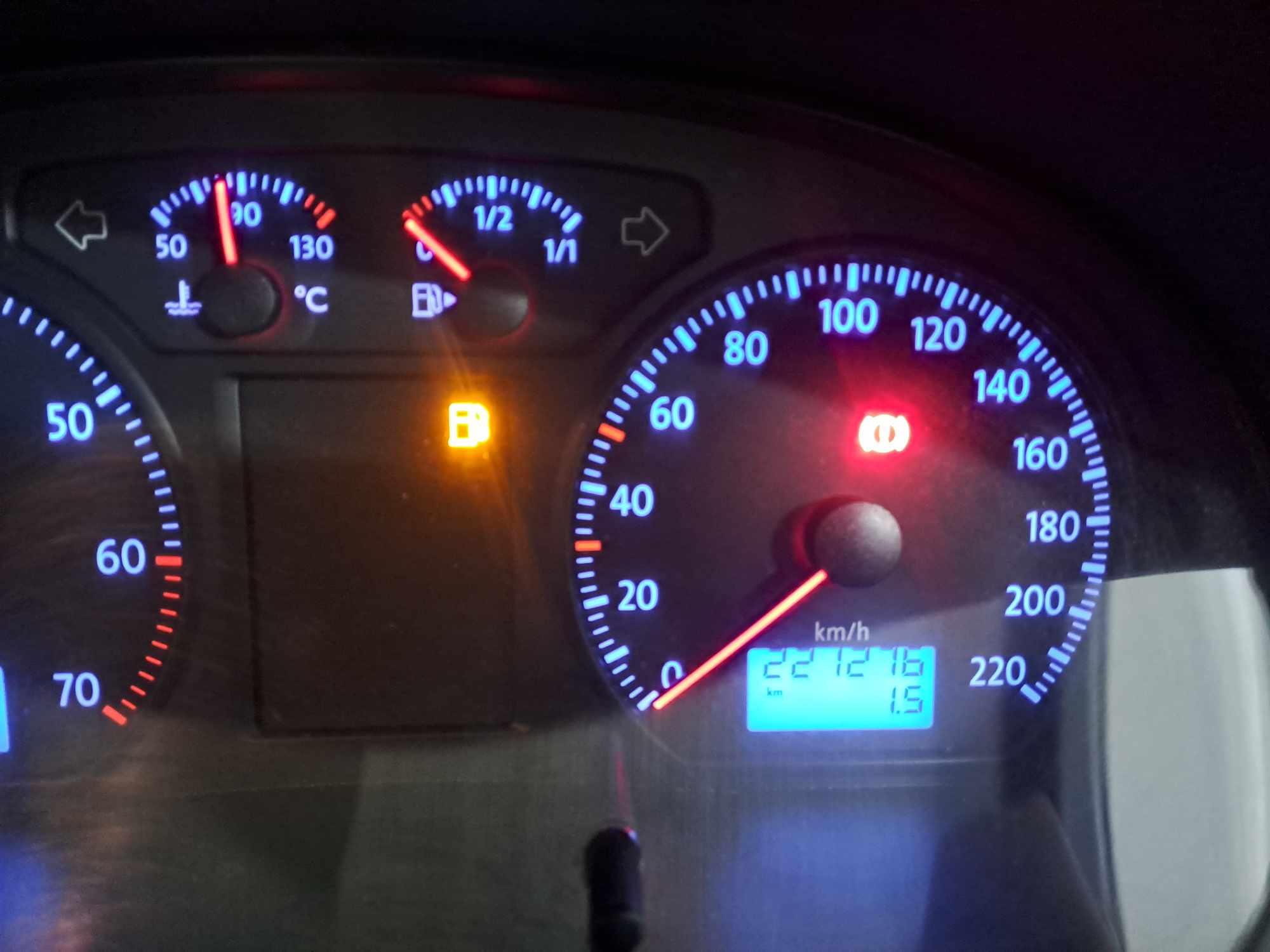 2011 VOLKSWAGEN POLO VIVO 1.4 TRENDLINE thumbnail 2