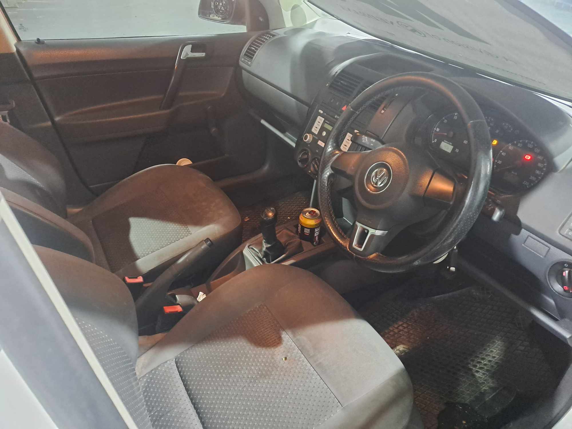 2011 VOLKSWAGEN POLO VIVO 1.4 TRENDLINE thumbnail 3
