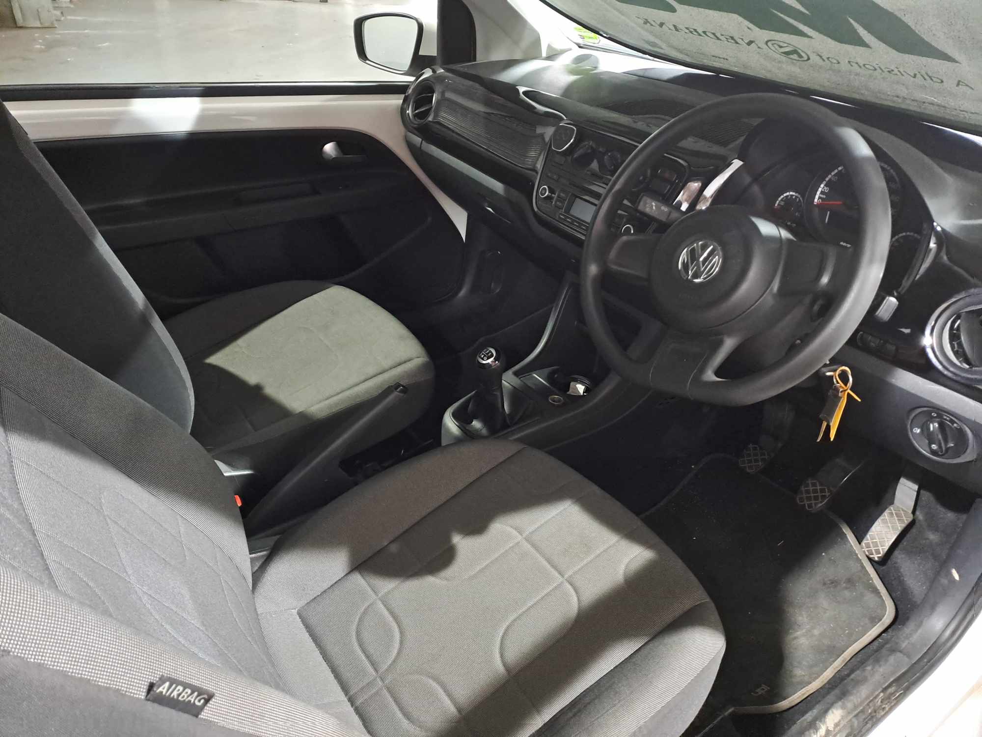 2015 VOLKSWAGEN MOVE UP! 1.0 3DR thumbnail 4