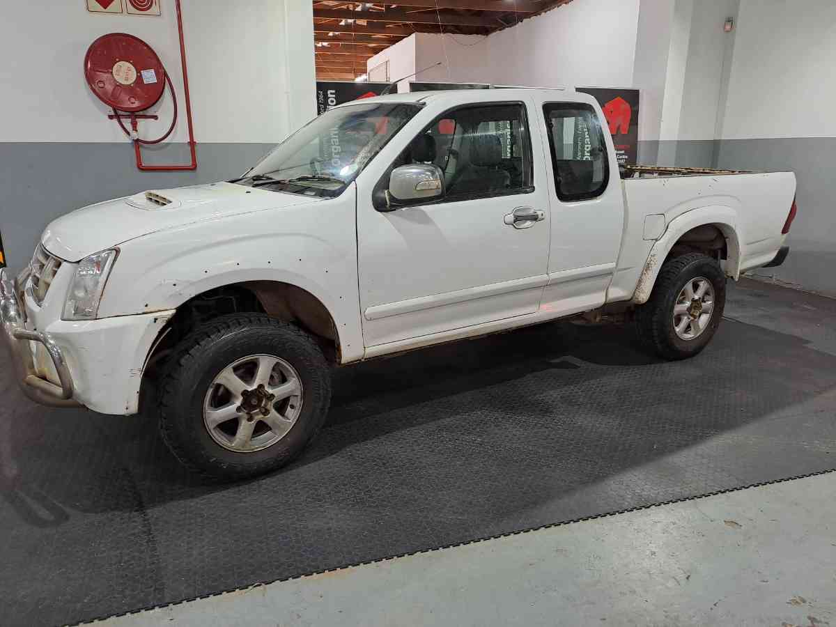 2008 ISUZU KB300 D TEQ LX 4X4 E/CAB P/U