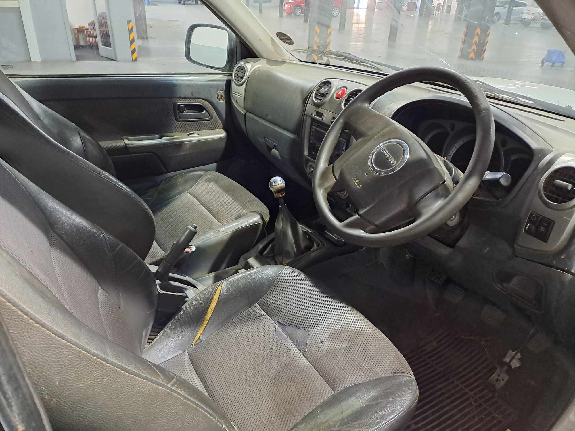 2008 ISUZU KB300 D TEQ LX 4X4 E/CAB P/U thumbnail 6