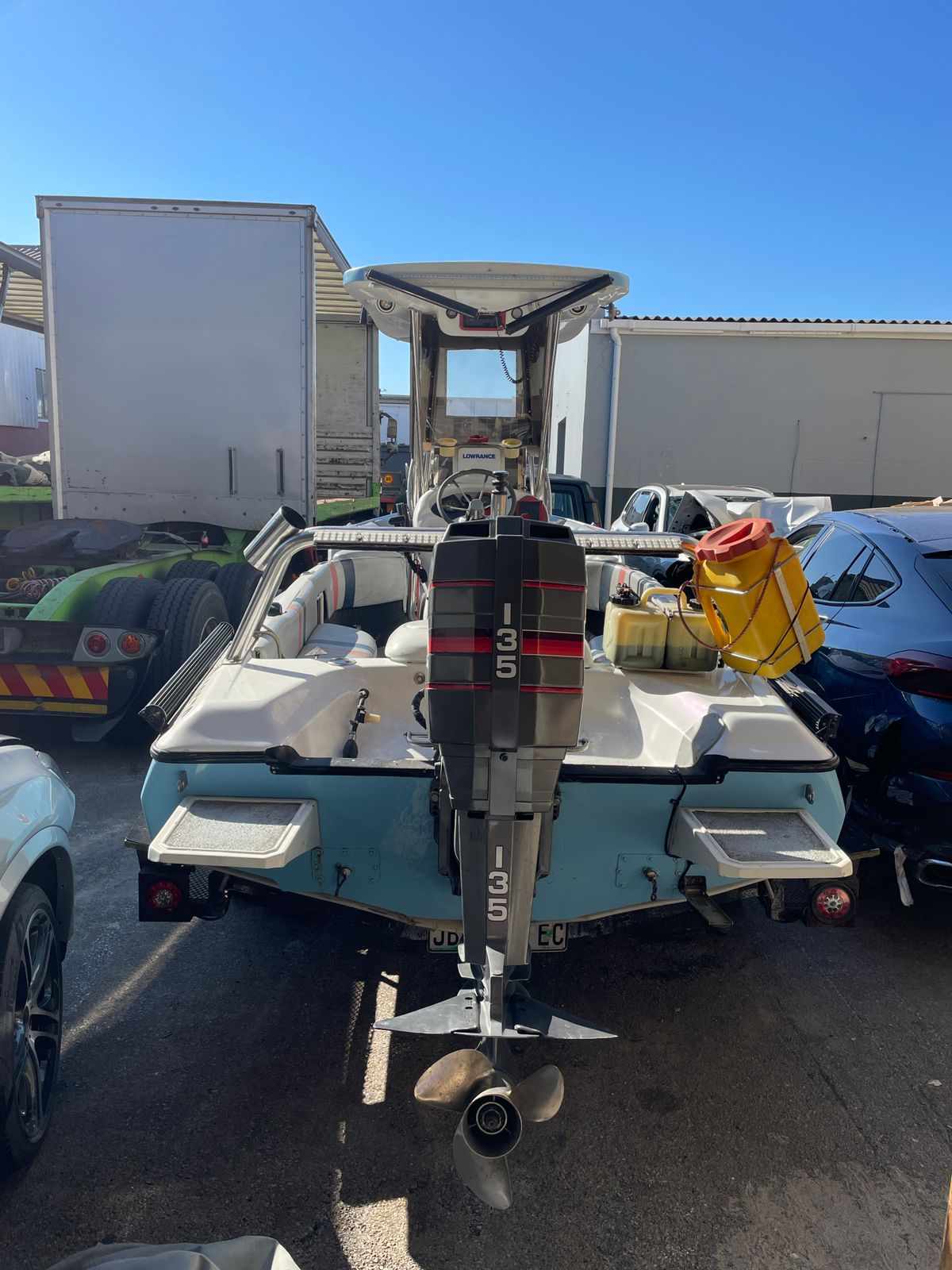 BASS CAT BOAT WITH MARINER 135 MARATHAN MOTOR thumbnail 5