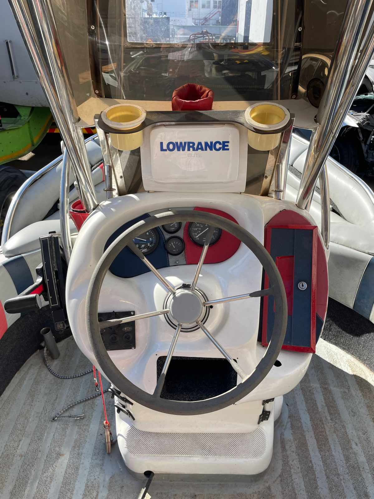 BASS CAT BOAT WITH MARINER 135 MARATHAN MOTOR thumbnail 7
