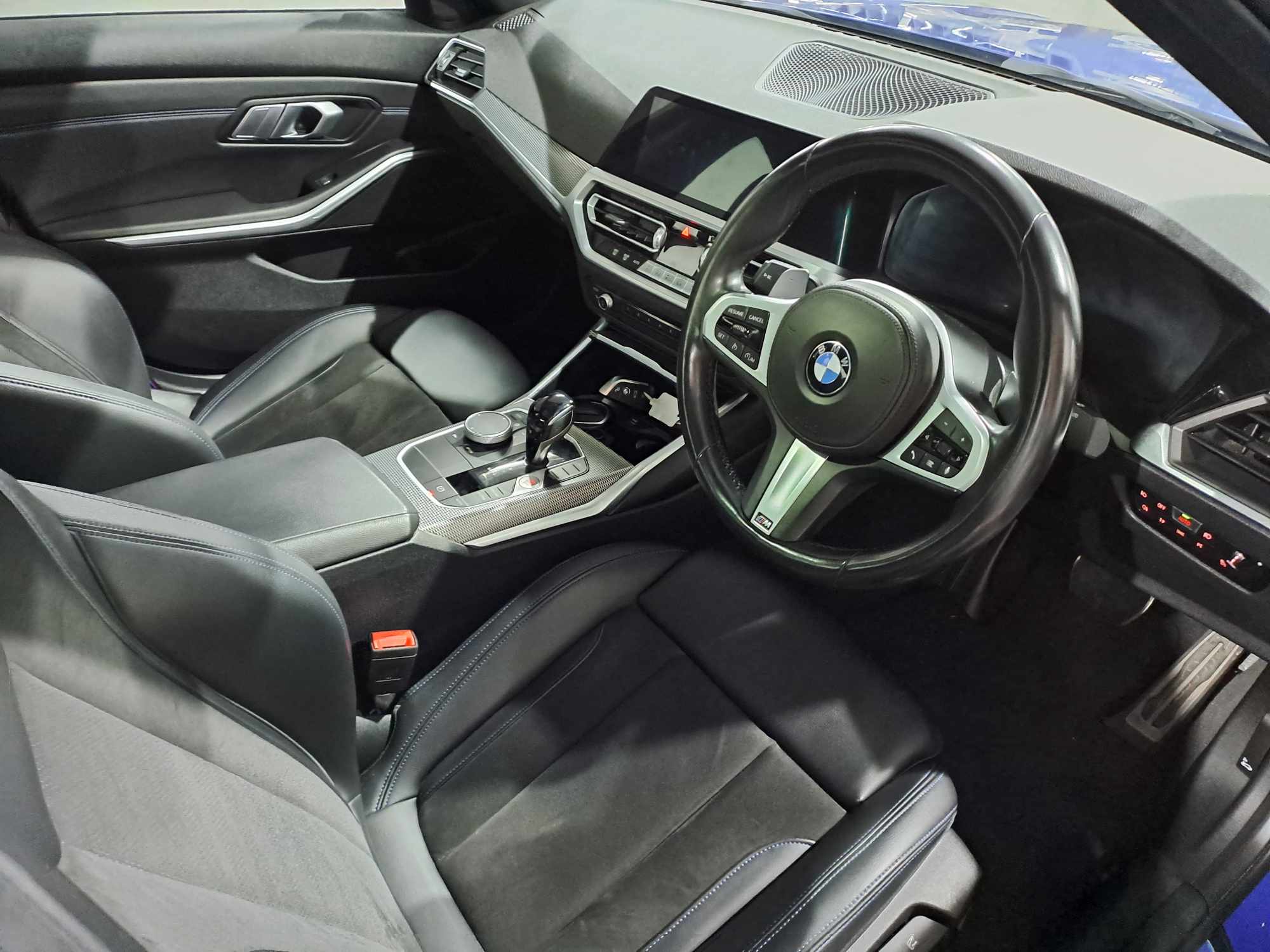 2021 BMW 318i M MZANSI EDITION A/T (G20) thumbnail 4