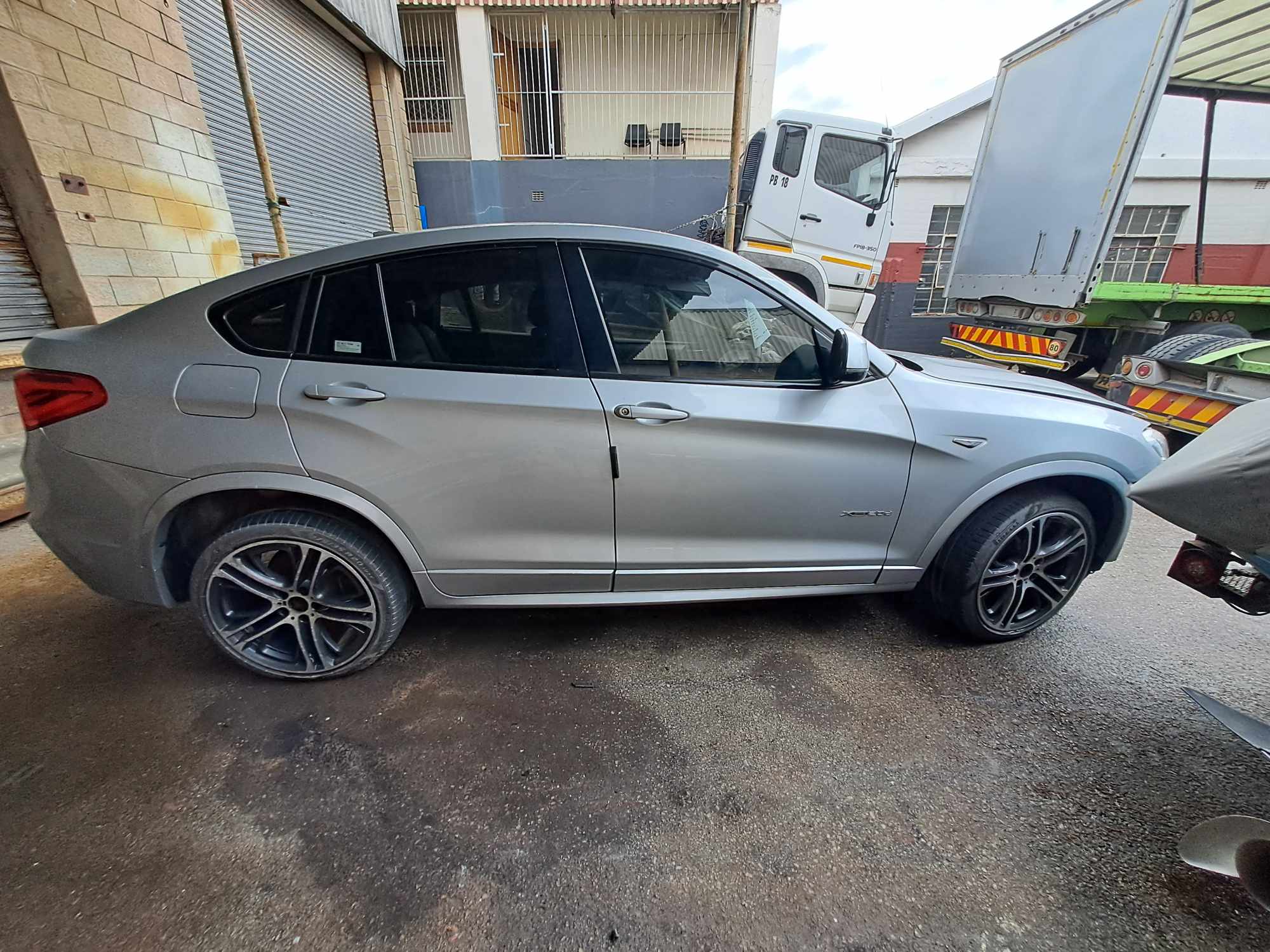 2017 BMW X4 20D M SPORT A/T thumbnail 2