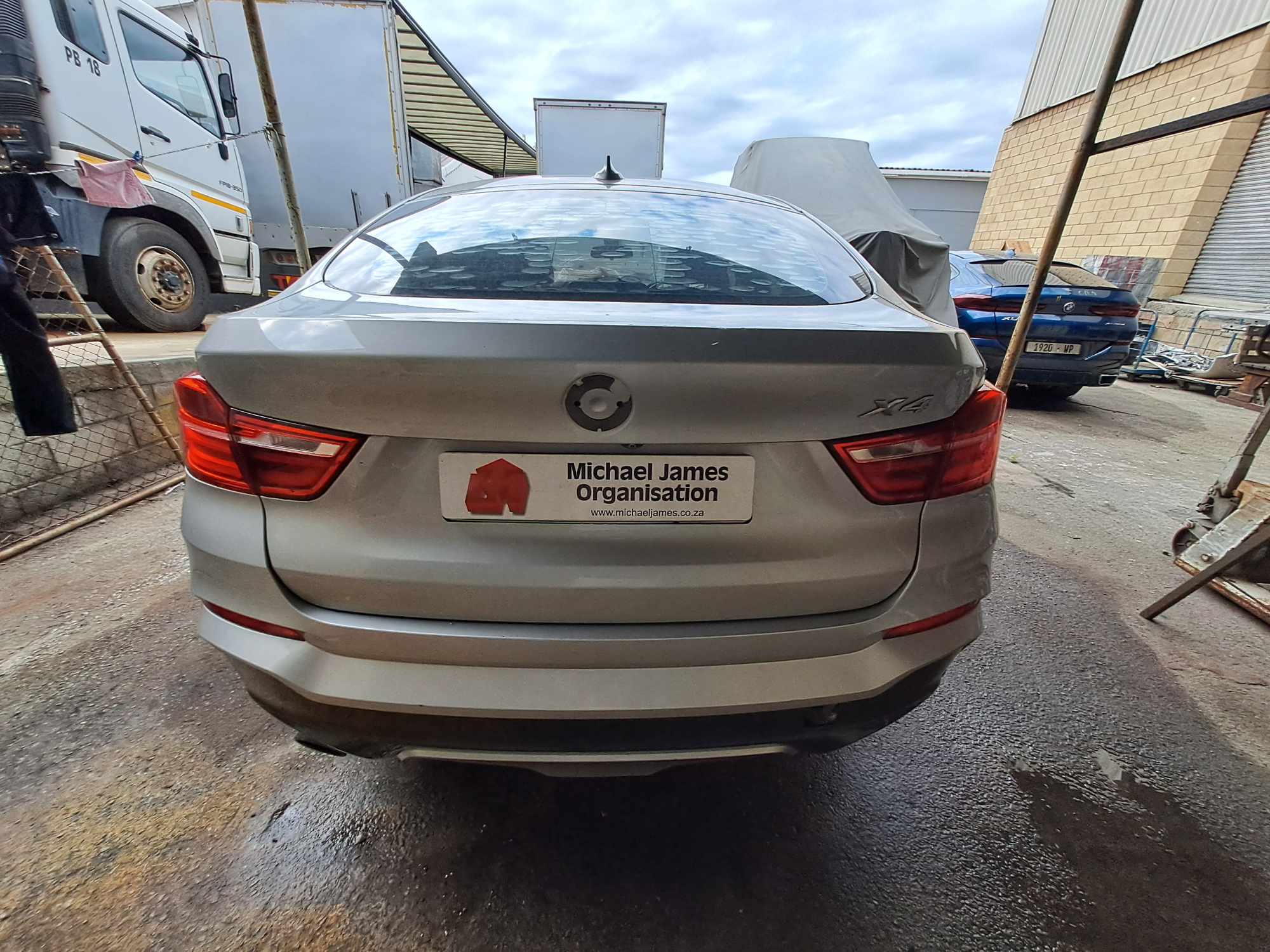 2017 BMW X4 20D M SPORT A/T thumbnail 3