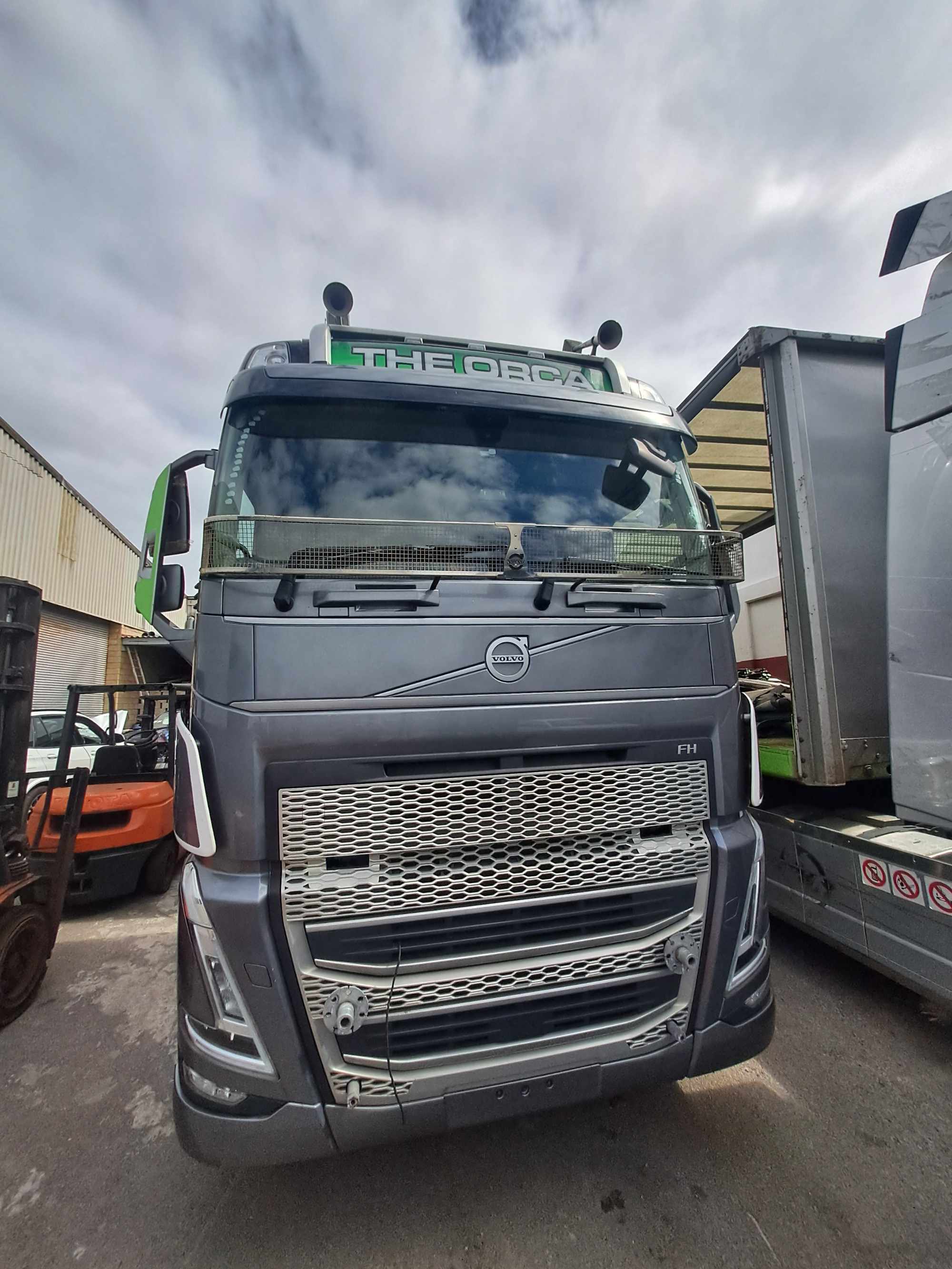 2021 VOLVO FH 520 6X4 SLEEP T/T C/C thumbnail 5