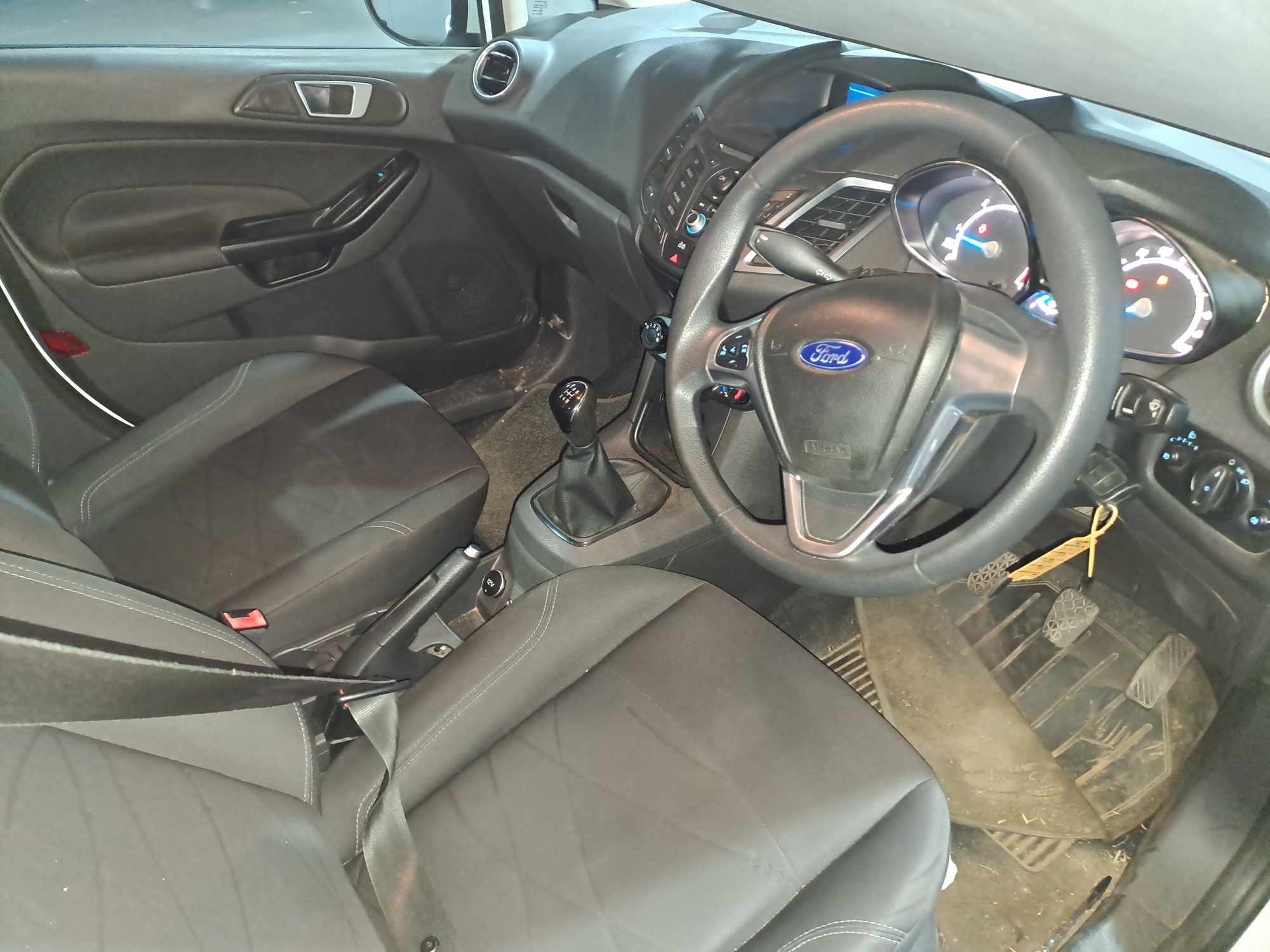 2014 FORD FIESTA 1.6 TDCI TREND 5DR thumbnail 5