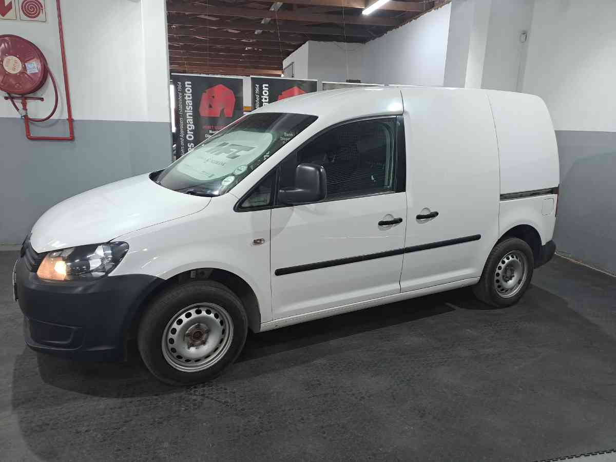 2015 VOLKSWAGEN CADDY 1.6i (75KW) F/C P/V