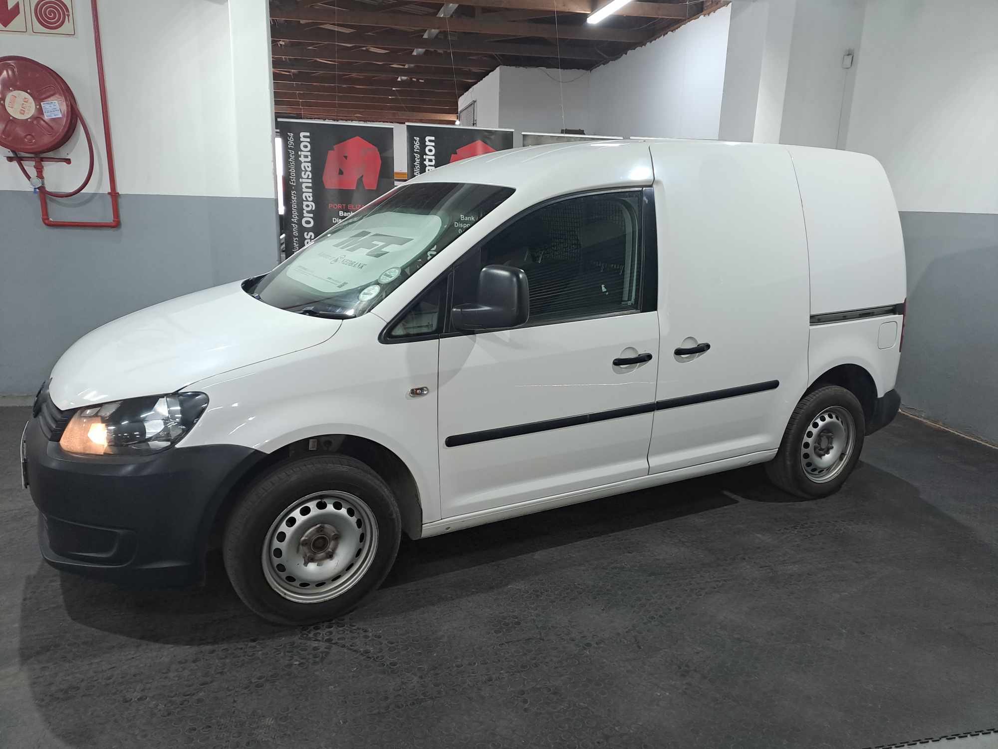 2015 VOLKSWAGEN CADDY 1.6i (75KW) F/C P/V thumbnail 2