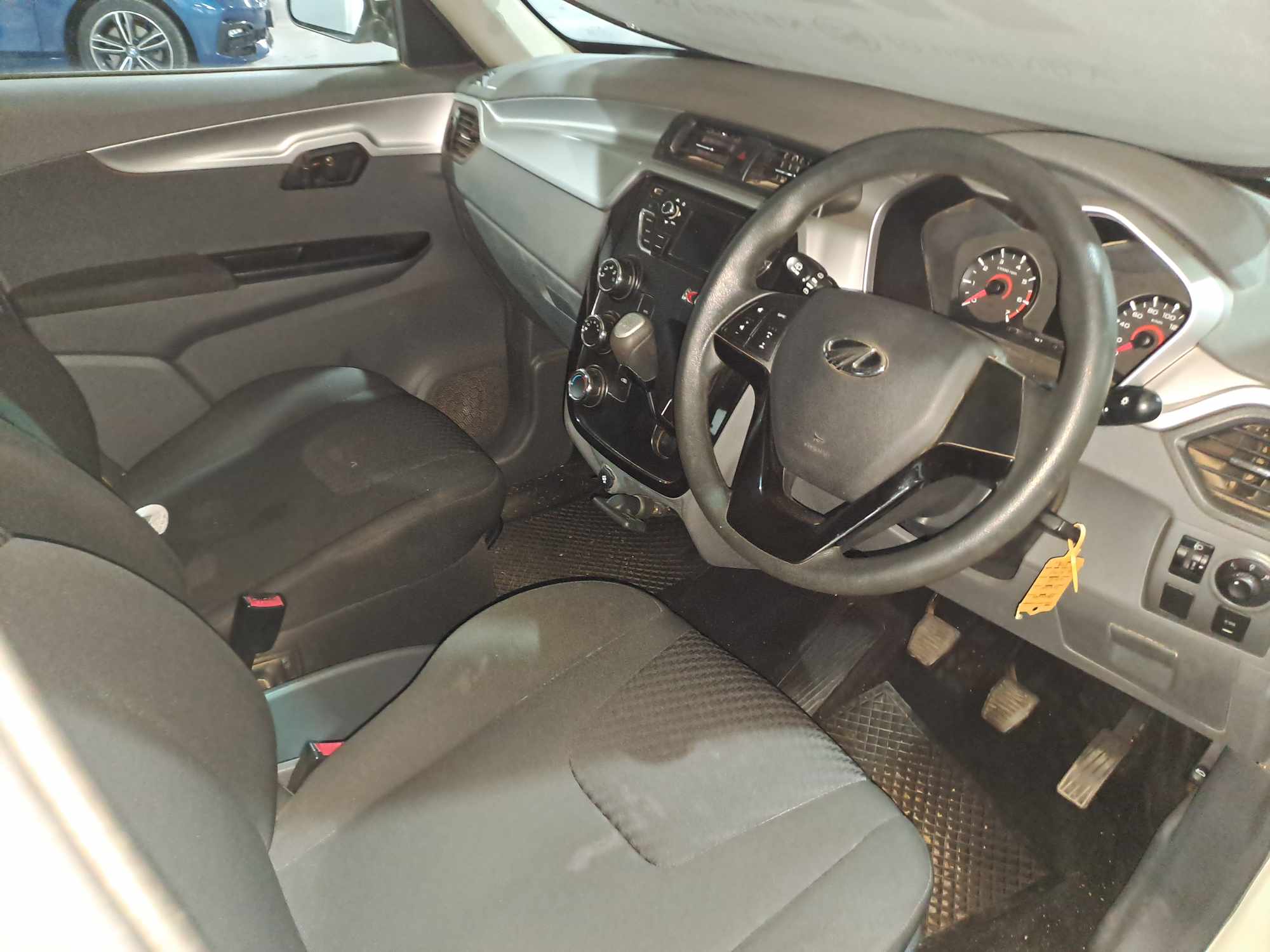 2018 MAHINDRA KUV 100 1.2 K6+ NXT thumbnail 5