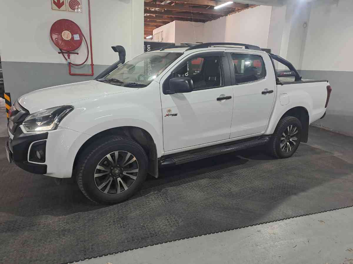 2020 ISUZU D MAX 300 X RIDER A/T D/C P/U