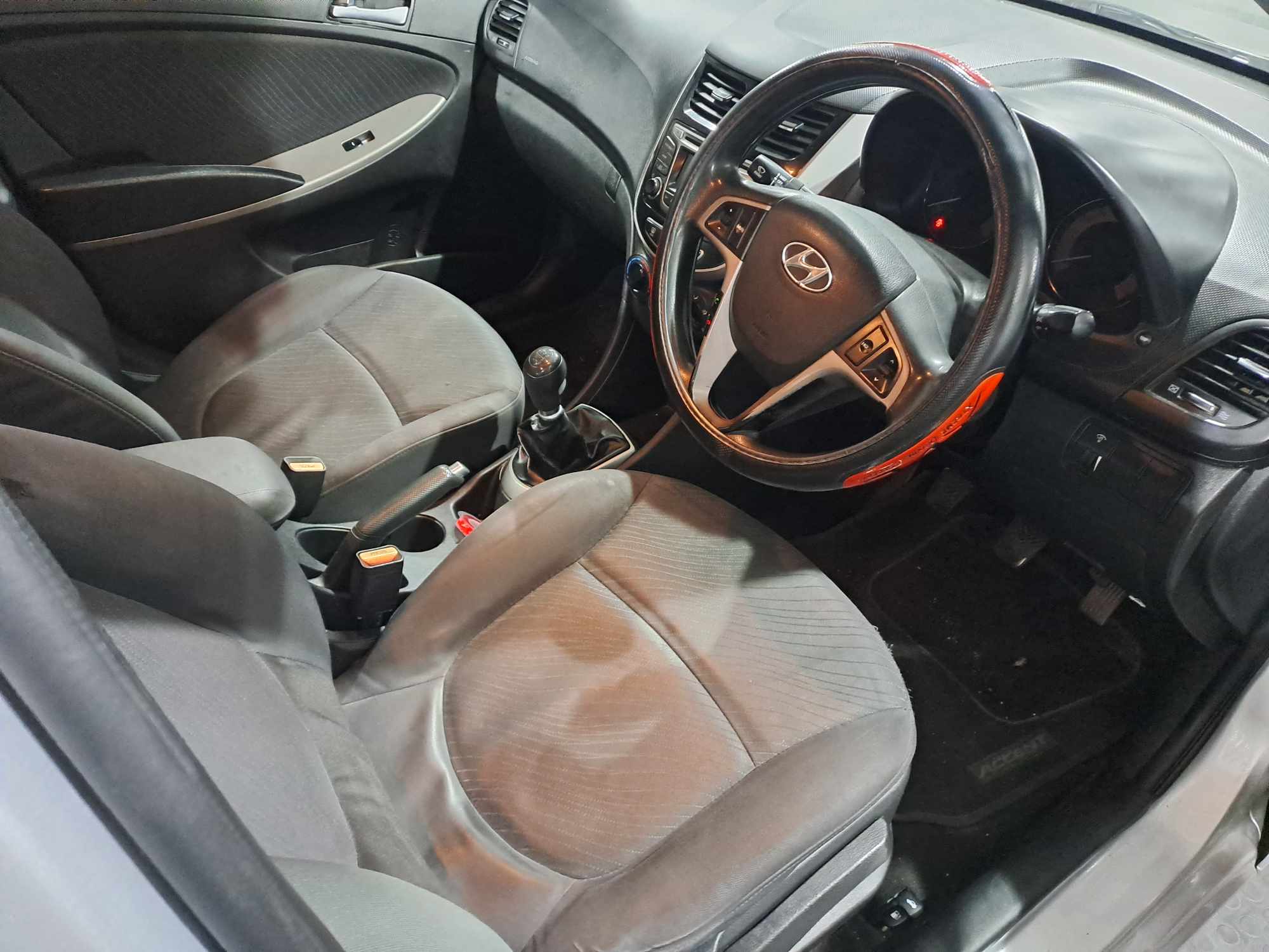 2015 HYUNDAI ACCENT 1.6 GL thumbnail 3