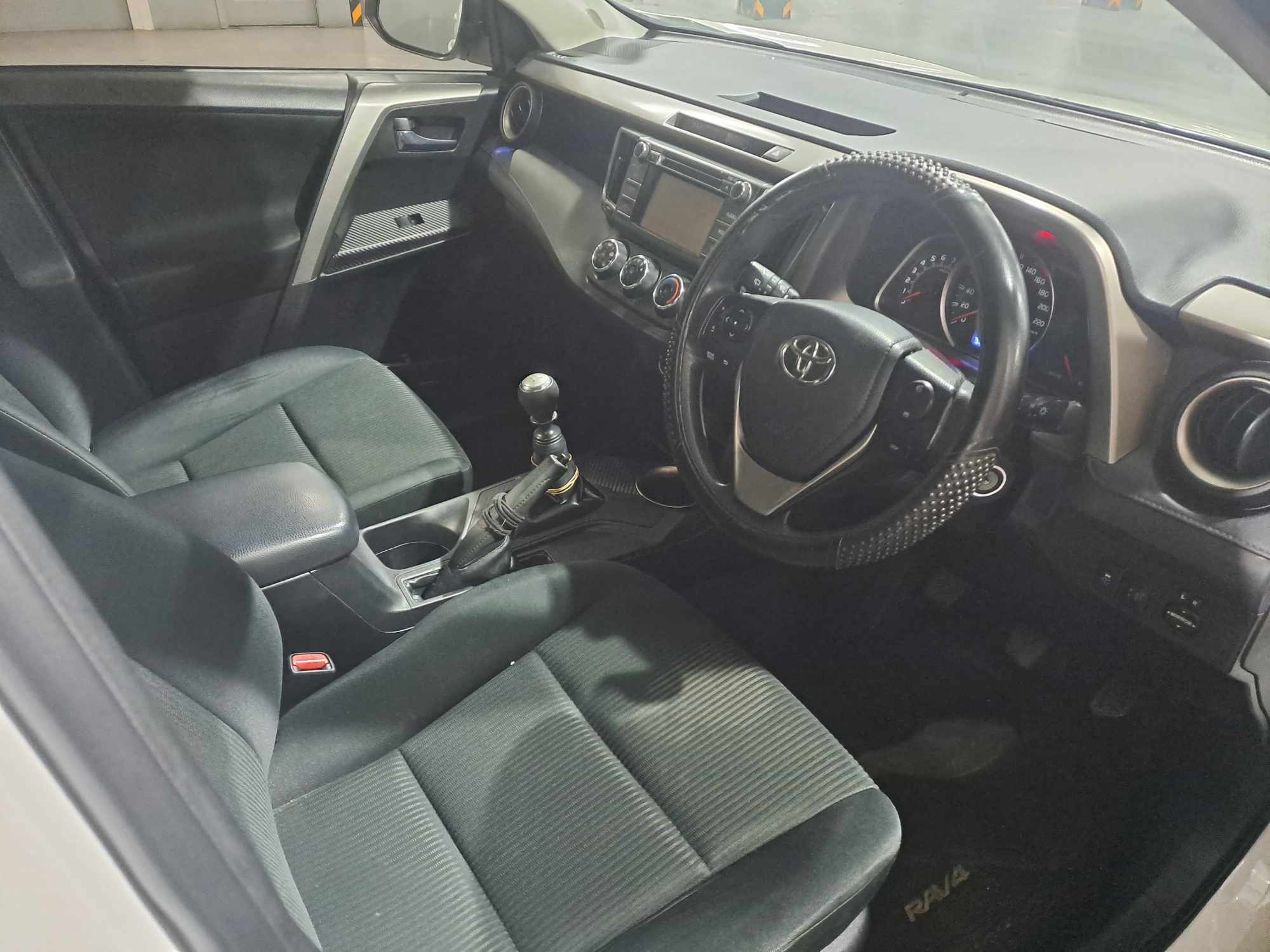 2015 TOYOTA RAV 4 2.0 GX thumbnail 3