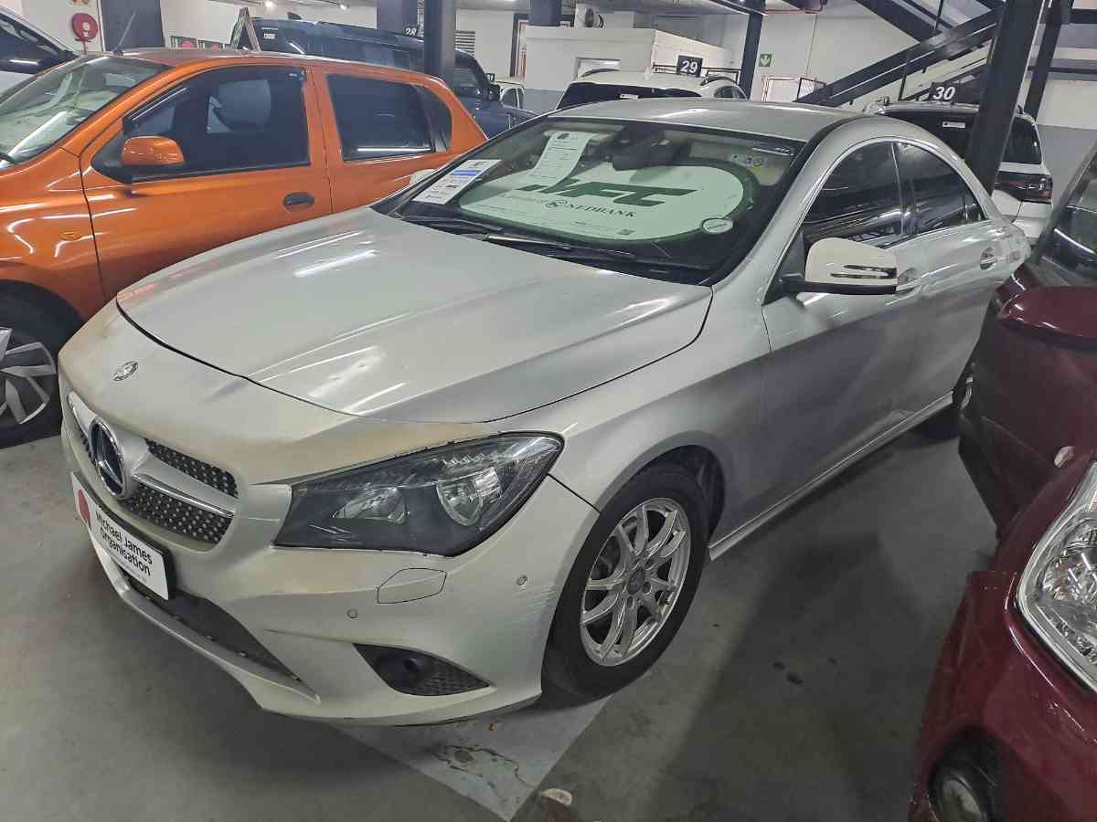 2015 MERCEDES BENZ  CLA 200 A/T