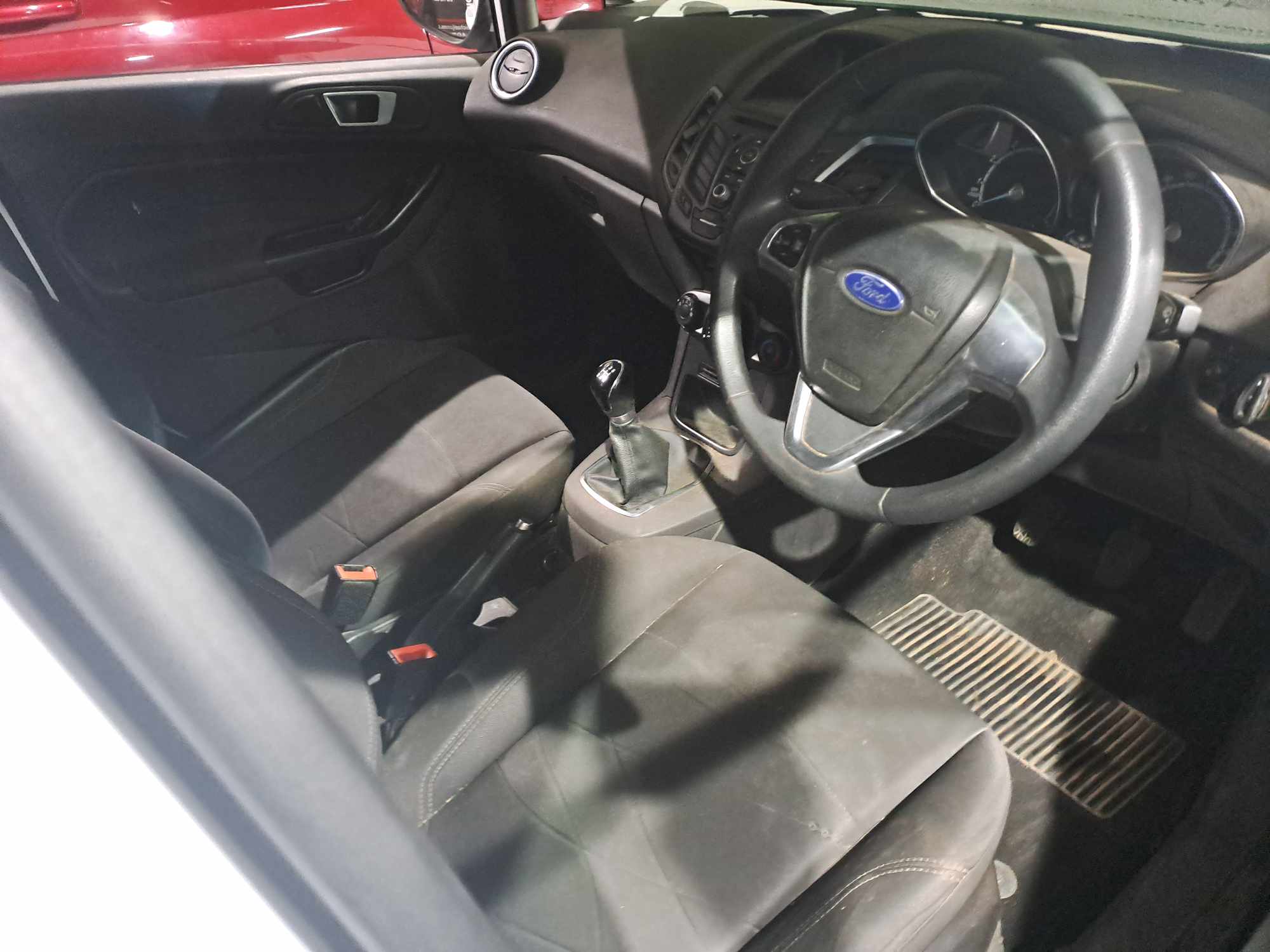 2015 FORD FIESTA 1.4 TREND 5DR thumbnail 2