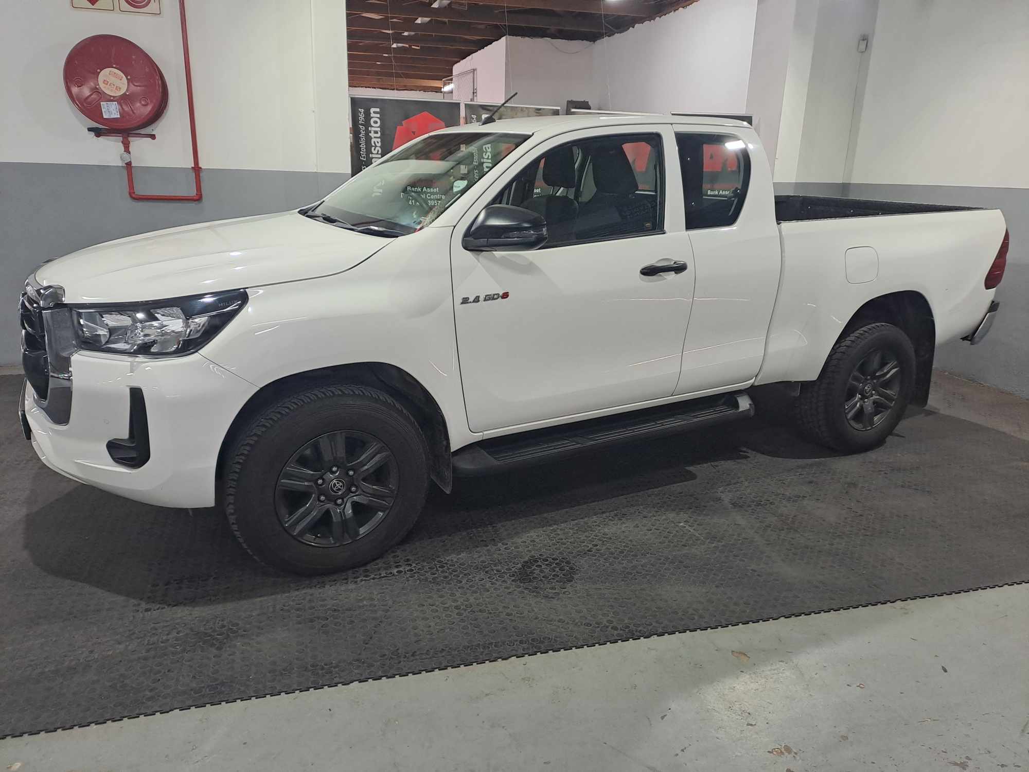 2021 TOYOTA HILUX 2.4 GD-6 RB RAIDER P/U E/CAB thumbnail 7