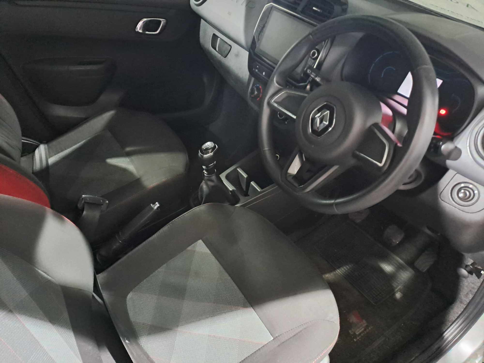 2021 RENAULT KWID 1.0 DYNAMIQUE/ ZEN 5DR thumbnail 2