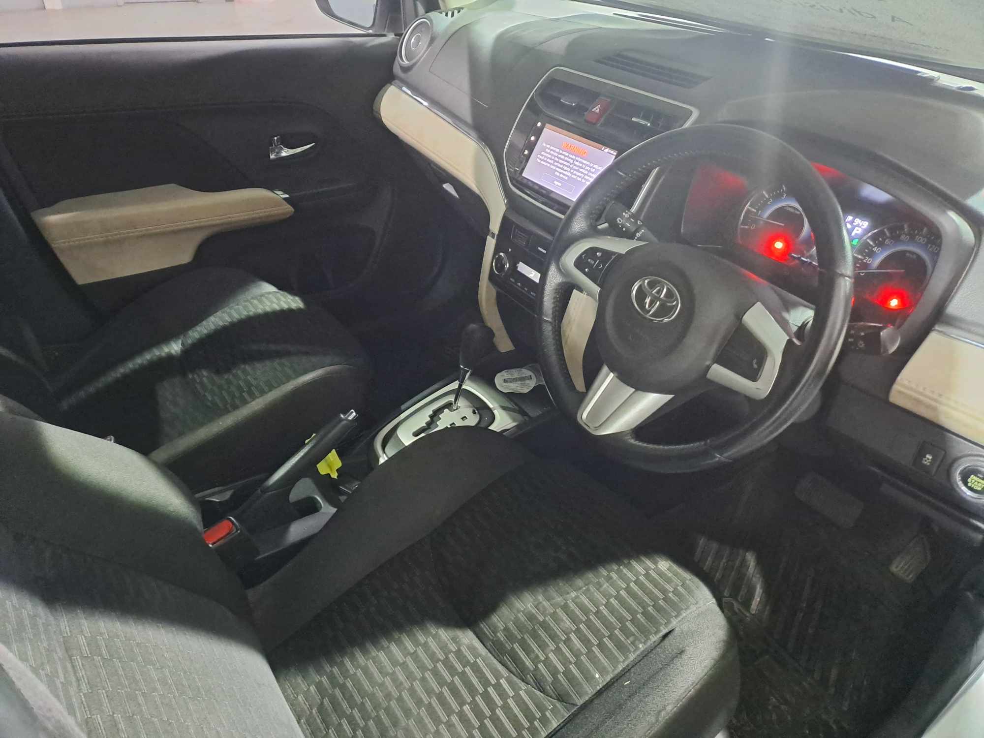 2018 TOYOTA RUSH 1.5 A/T thumbnail 4