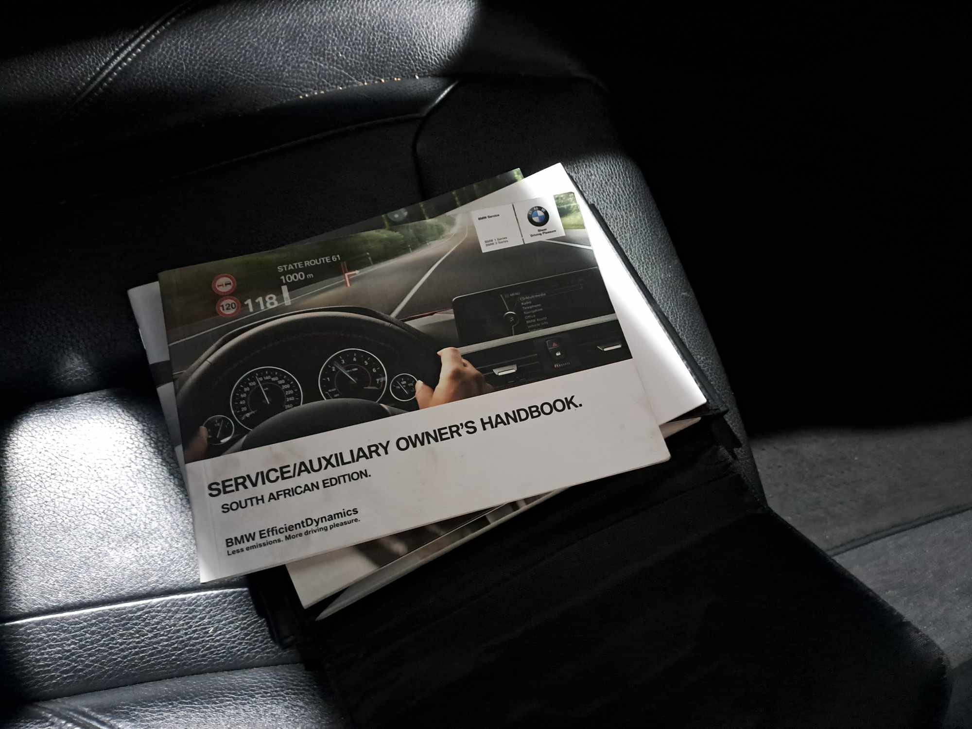 2013 BMW 320i (F30) thumbnail 3