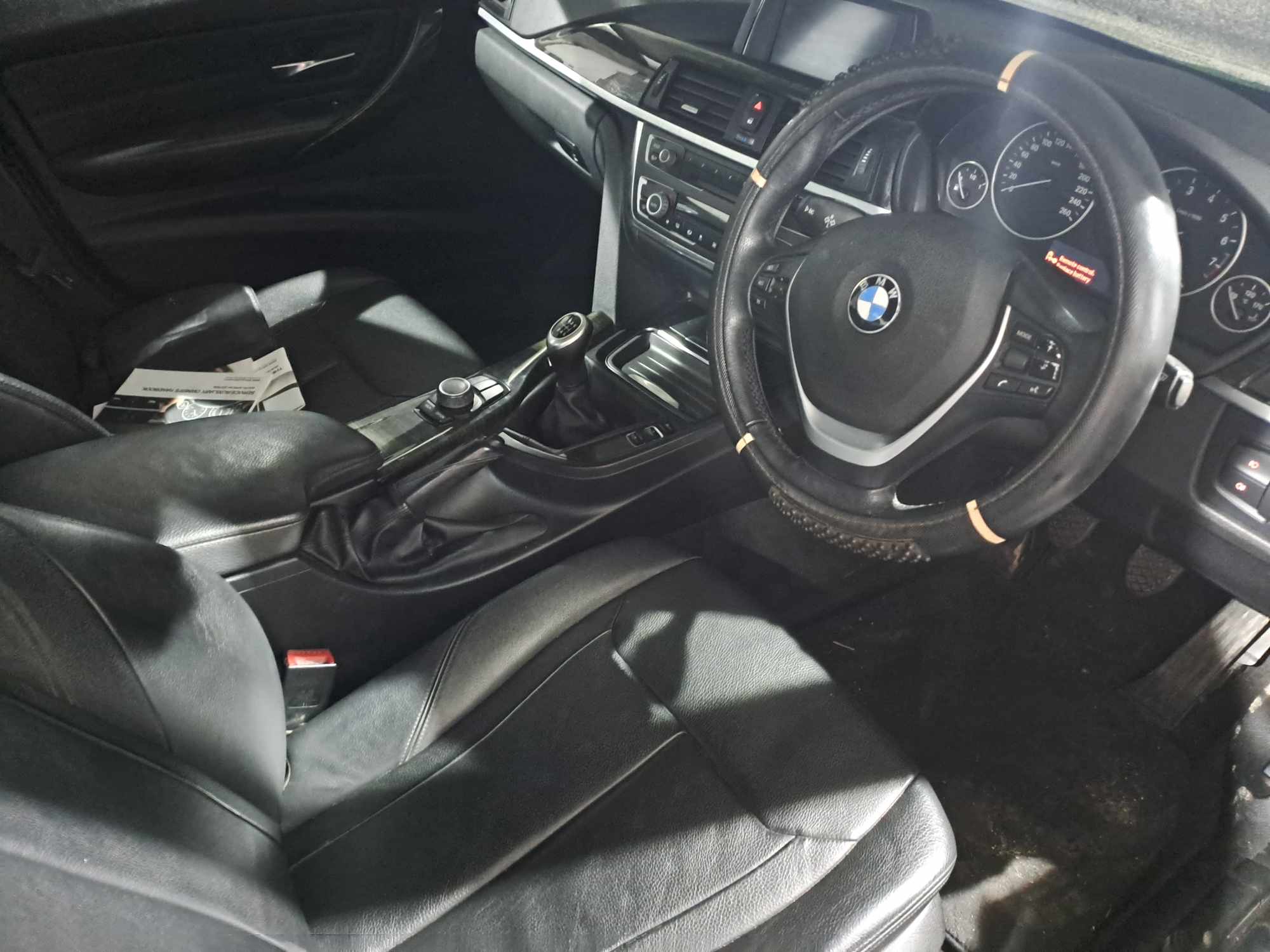 2013 BMW 320i (F30) thumbnail 5