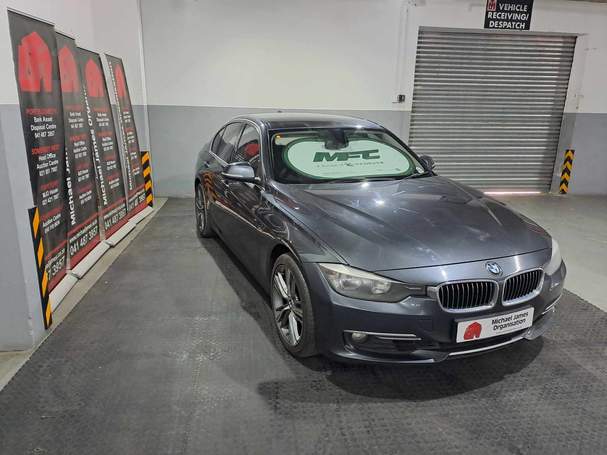 2013 BMW 320i (F30) thumbnail 6