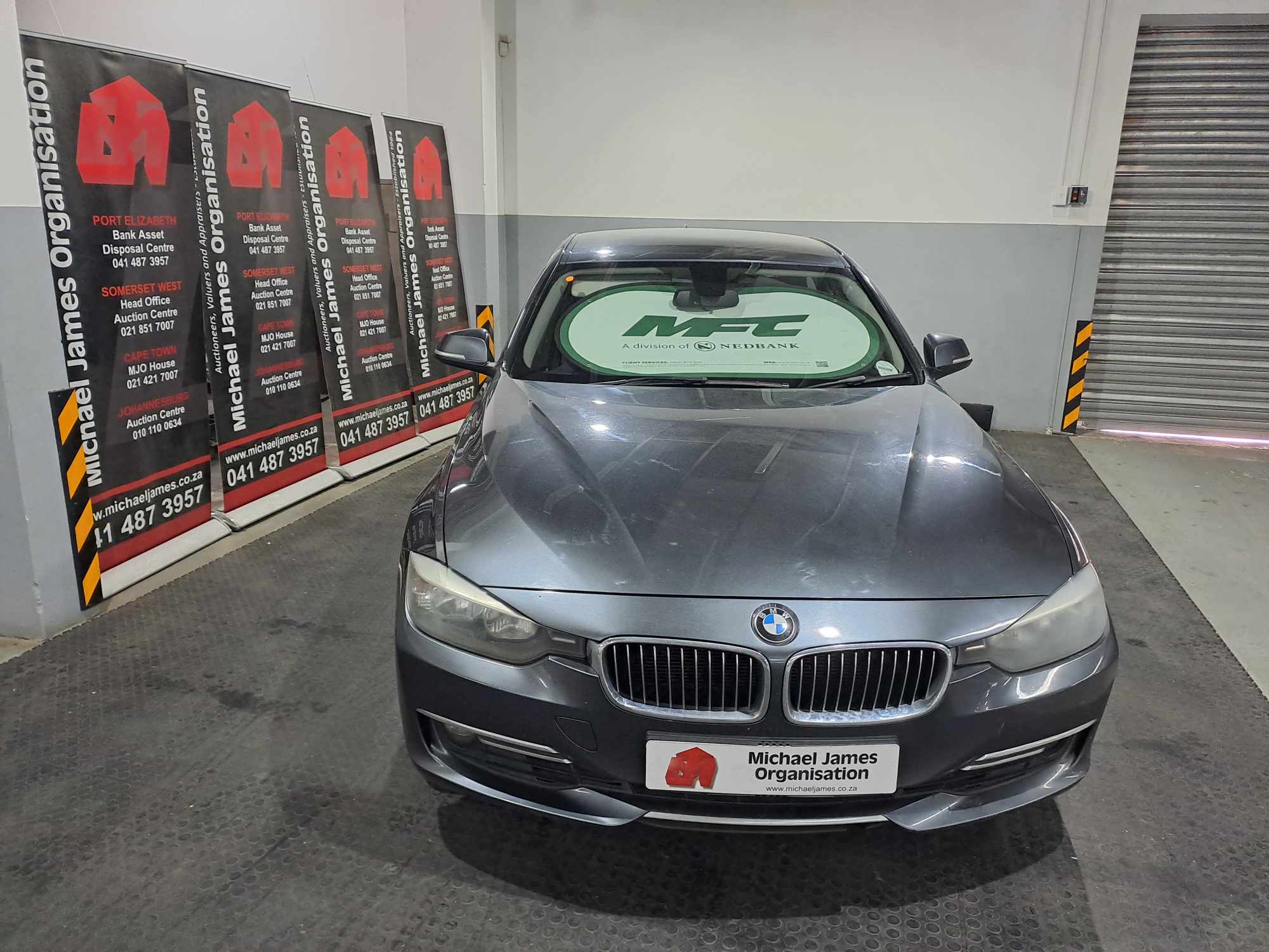 2013 BMW 320i (F30) thumbnail 8