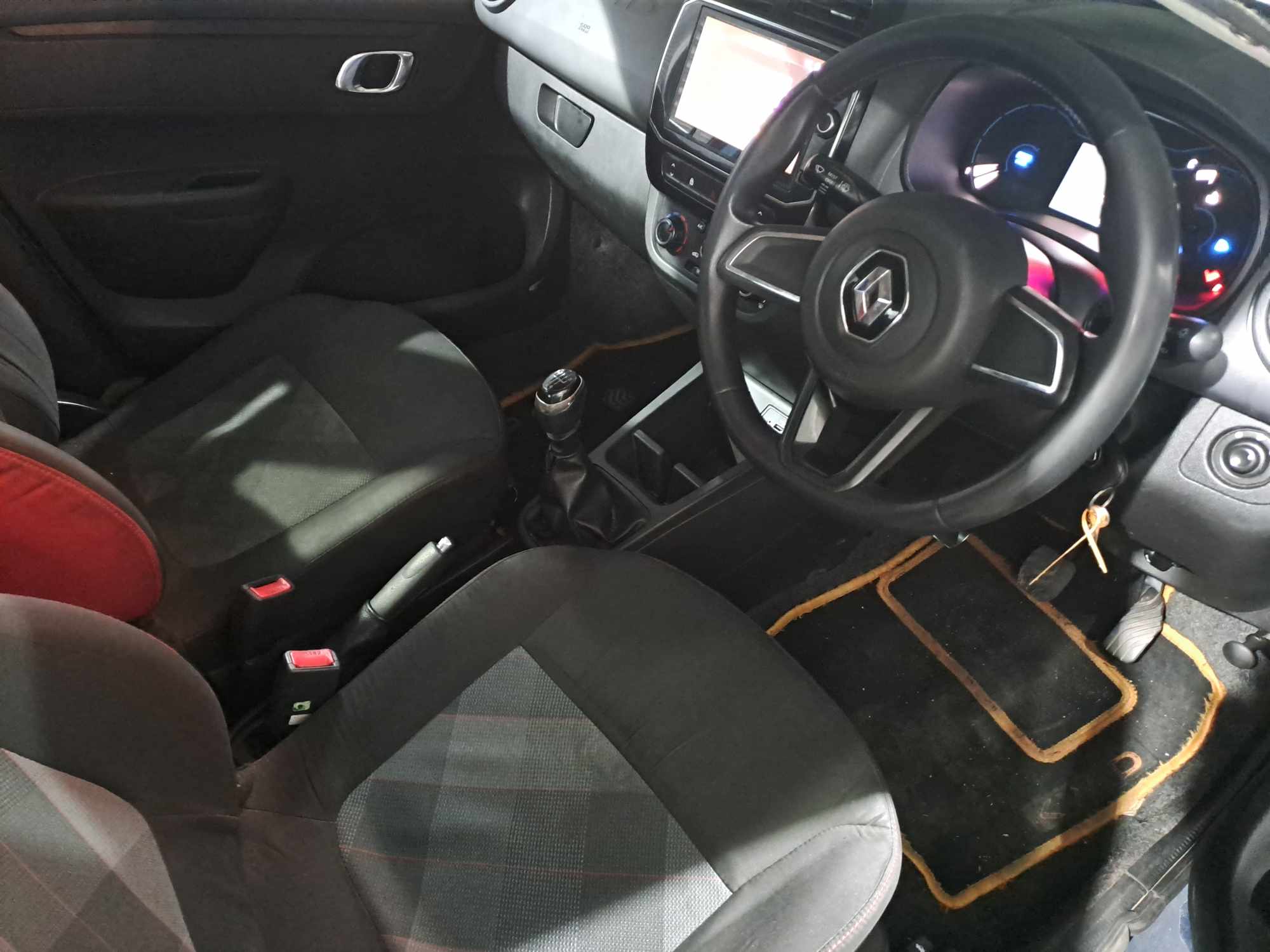 2021 RENAULT KWID 1.0 DYNAMIQUE/ZEN 5DR thumbnail 5
