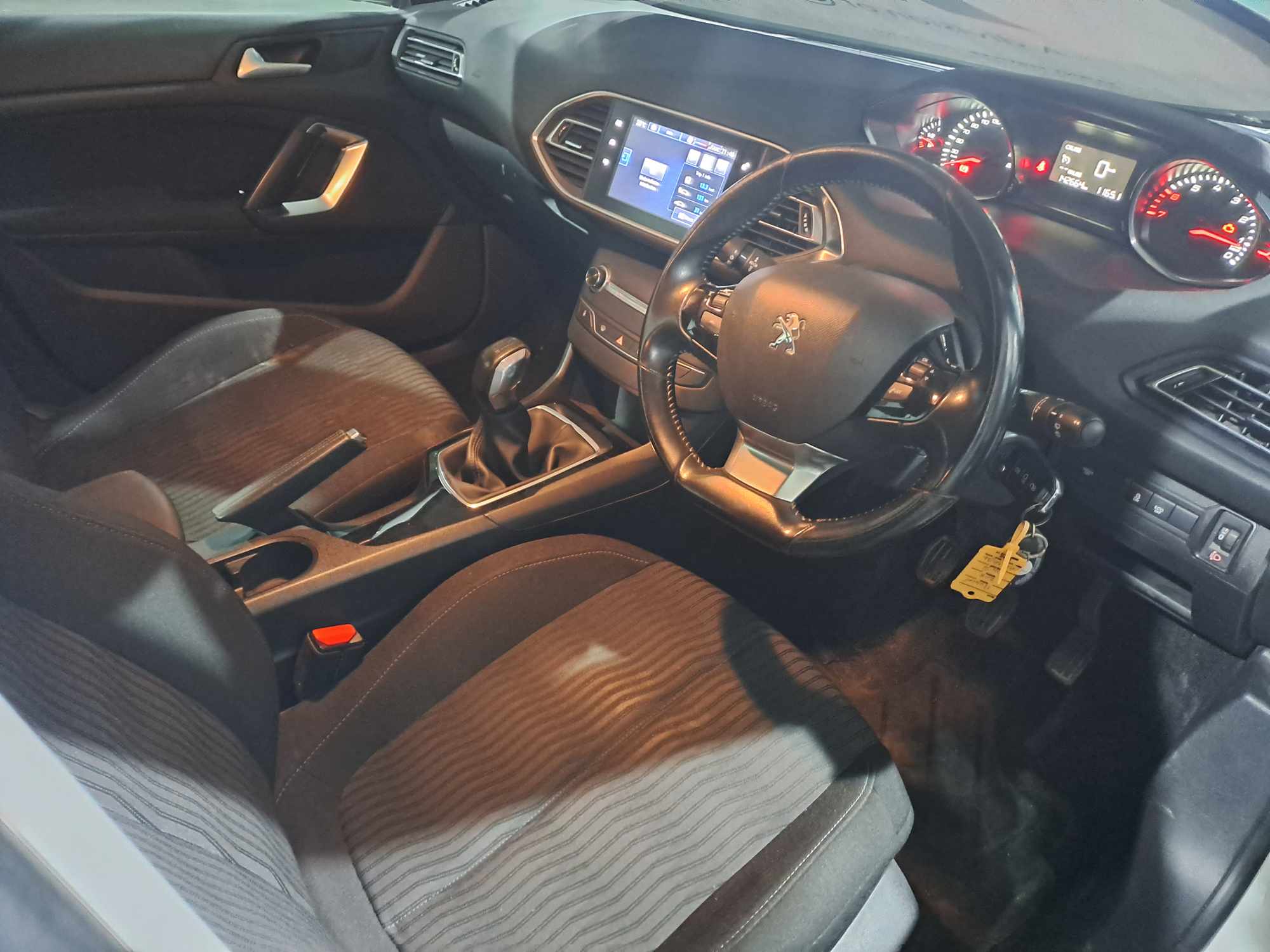 2016 PEUGEOT 308 1.2T PURETECH ACTIVE thumbnail 3