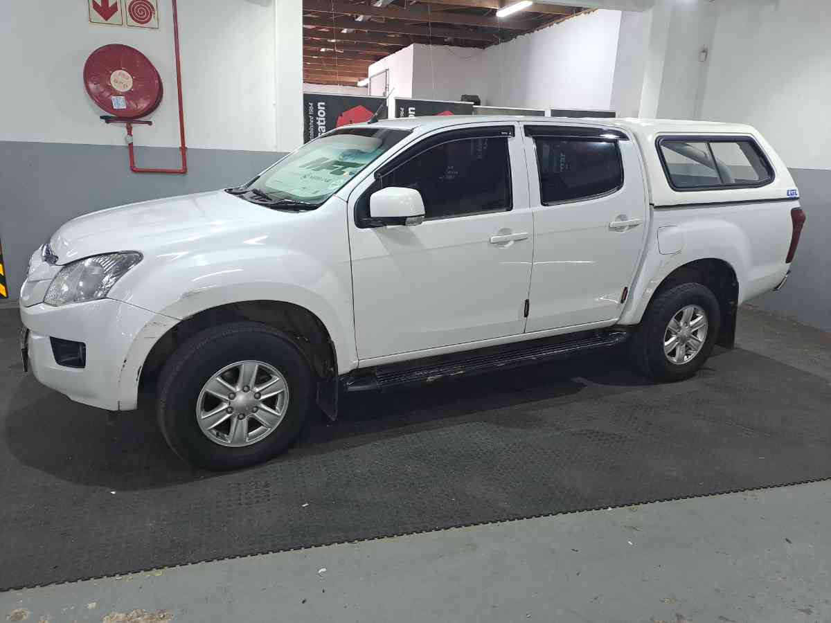 2013 ISUZU KB 250 D-TEQ LE P/U D/C