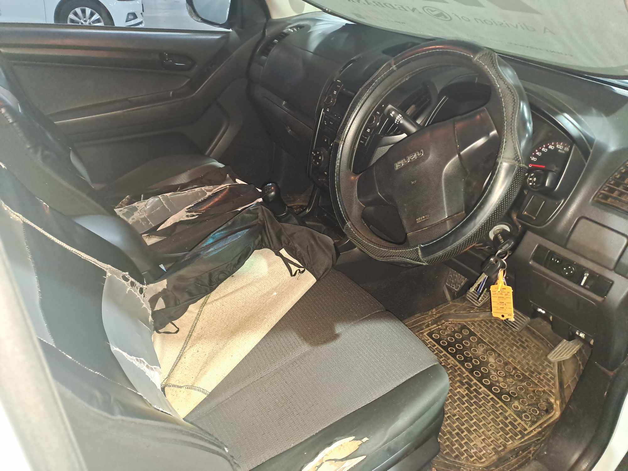 2013 ISUZU KB 250 D-TEQ LE P/U D/C thumbnail 4