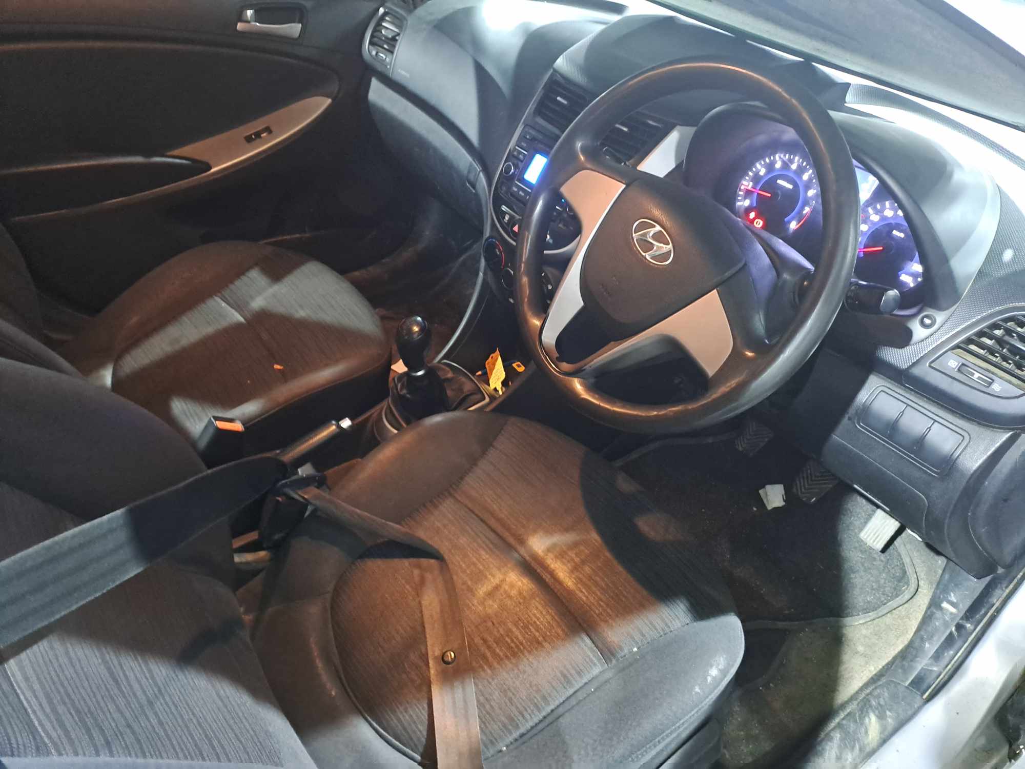 2016 HYUNDAI ACCENT 1.6 GL/MOTION thumbnail 4