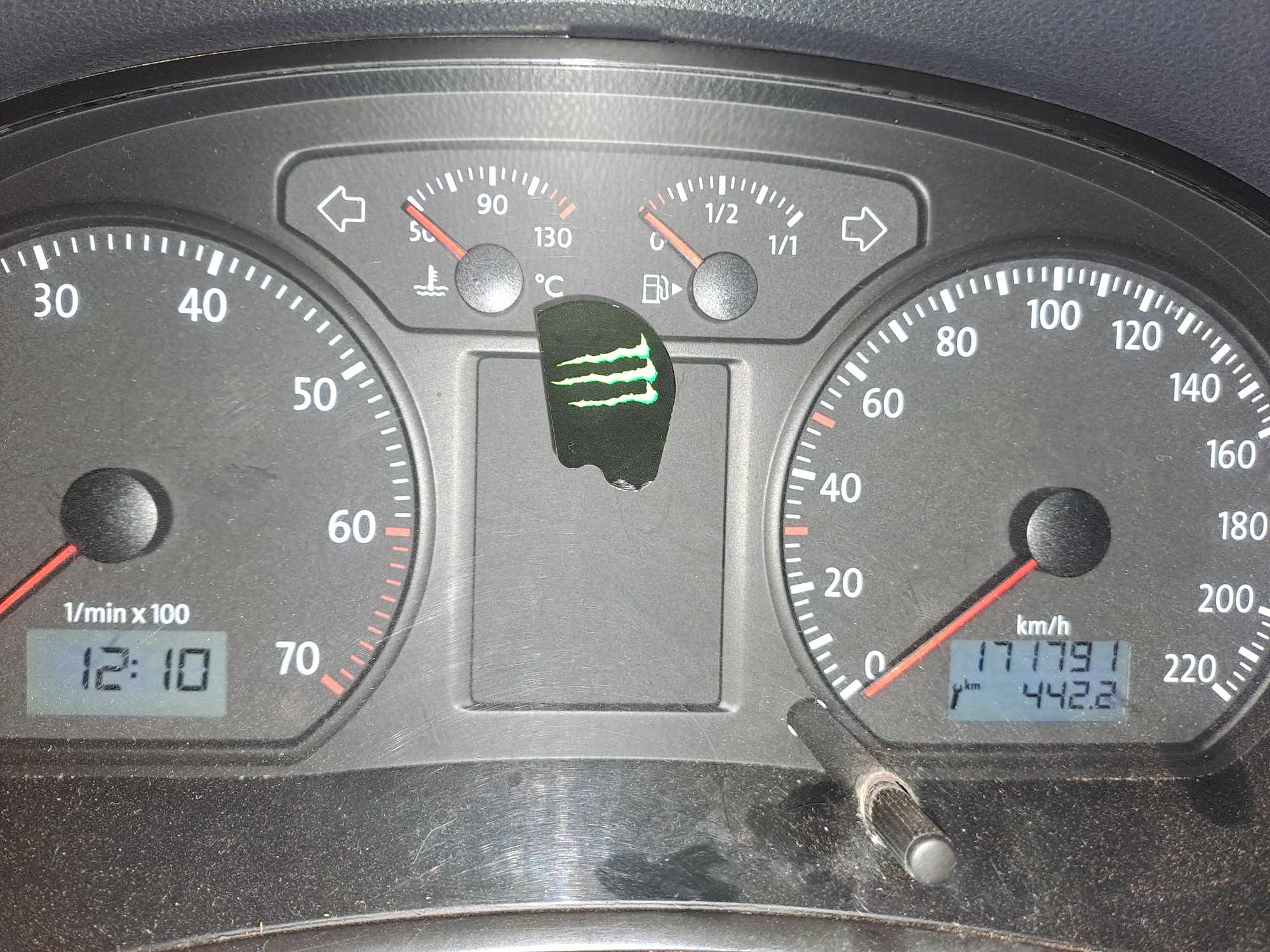 2013 VOLKSWAGEN POLO VIVO 1.4 BLUELINE thumbnail 2