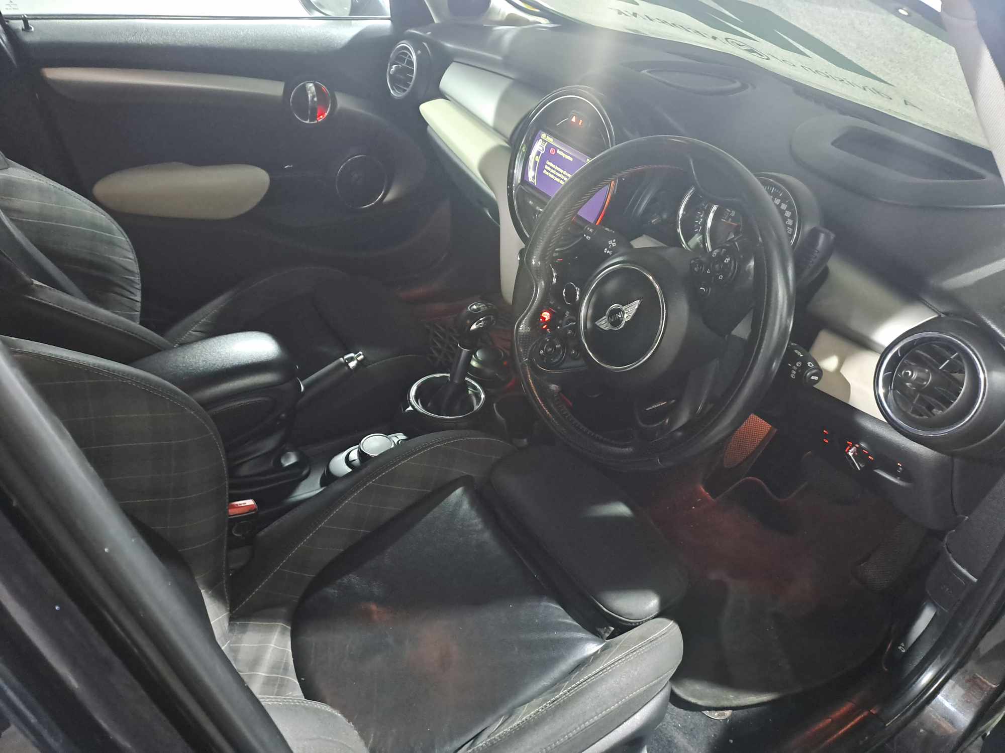2014 MINI COOPER S 5DR A/T (XS72) thumbnail 3