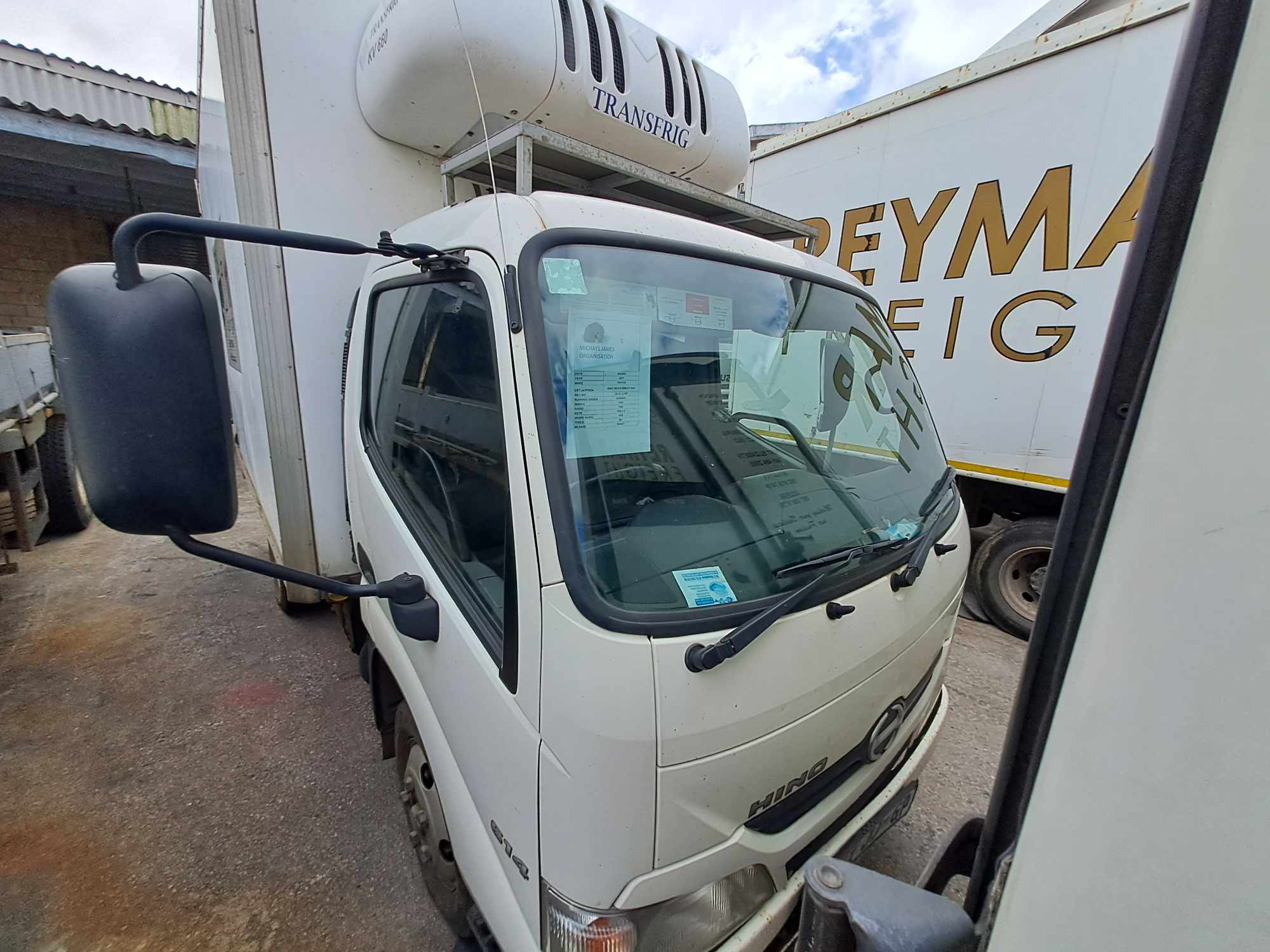 2017 HINO 300 614 SWB A/T AH3 thumbnail 4