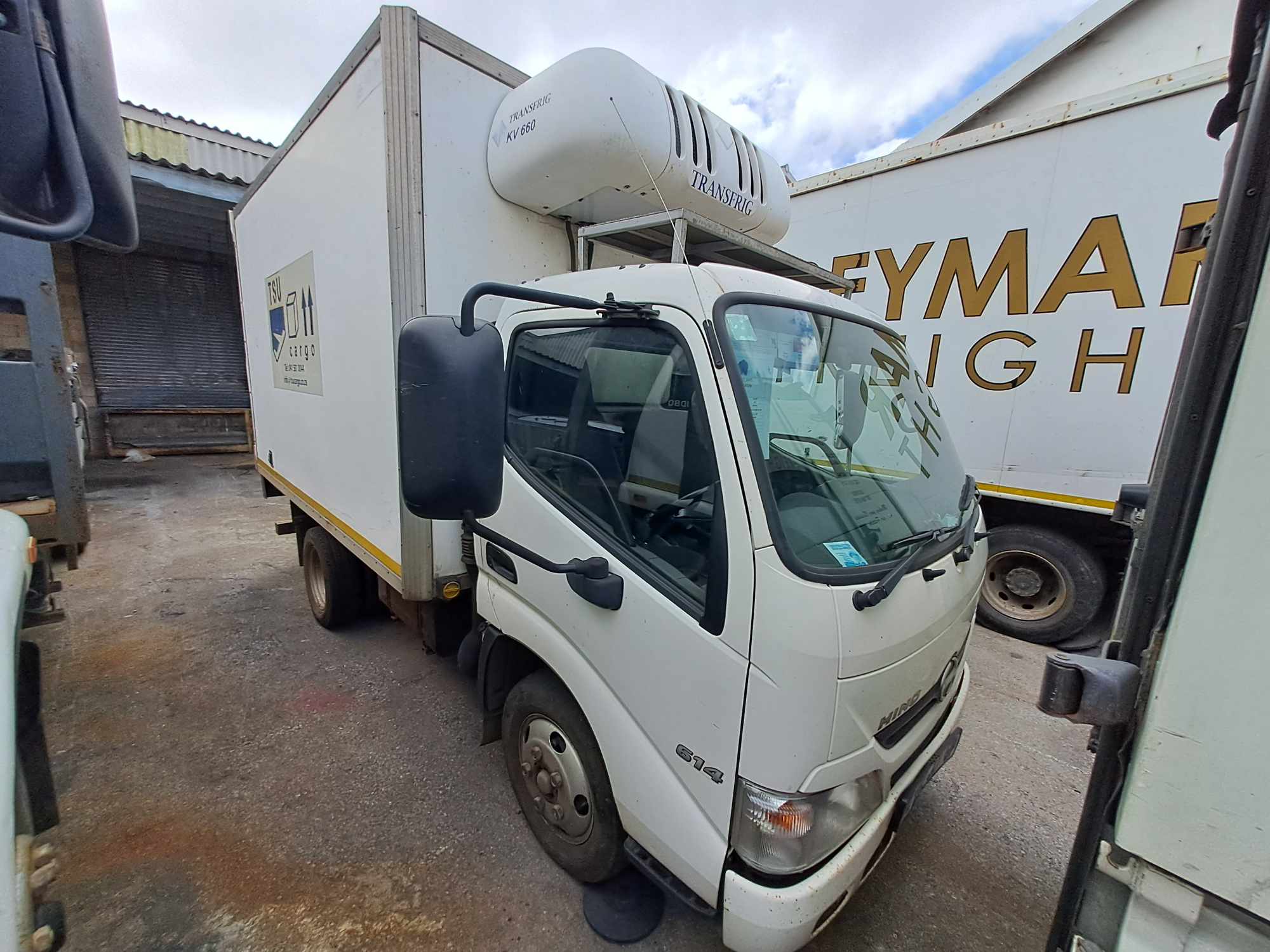 2017 HINO 300 614 SWB A/T AH3 thumbnail 5