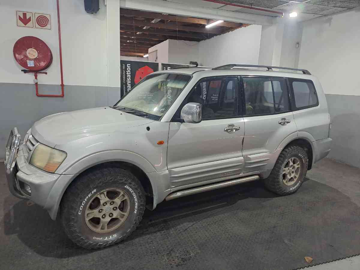 2002 MITSUBISHI PAJERO 3200 5DR
