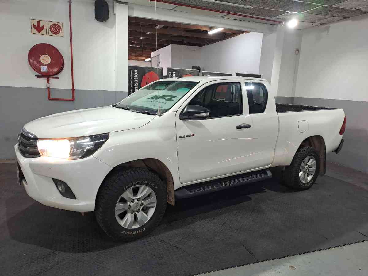 2016 TOYOTA HILUX 2.4 GD-6 RB SRX P/U E/CAB