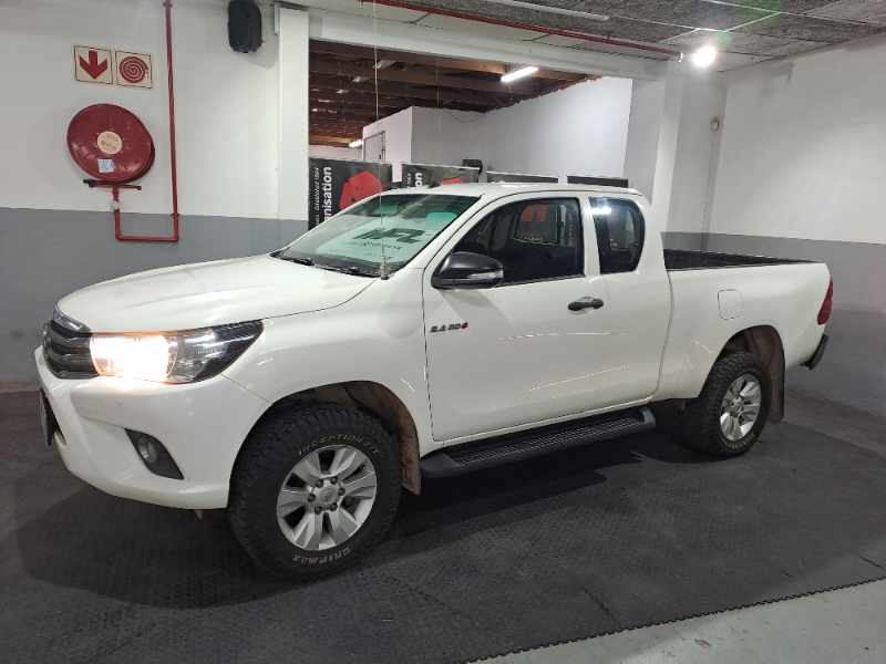 2016 TOYOTA HILUX 2.4 GD-6 RB SRX P/U E/CAB thumbnail 3