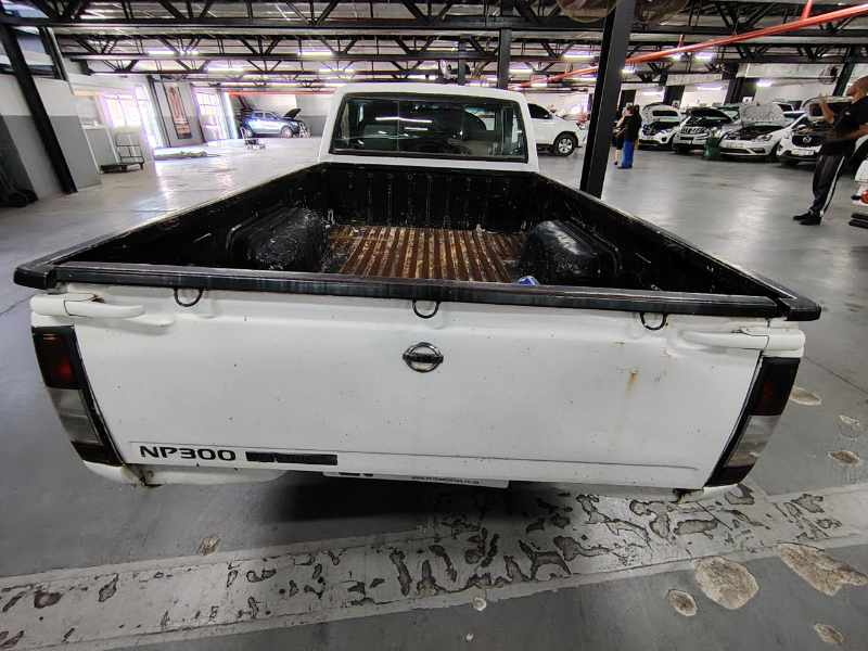 2013 NISSAN HARDBODY NP300 2.0i LWB P/U S/C thumbnail 3