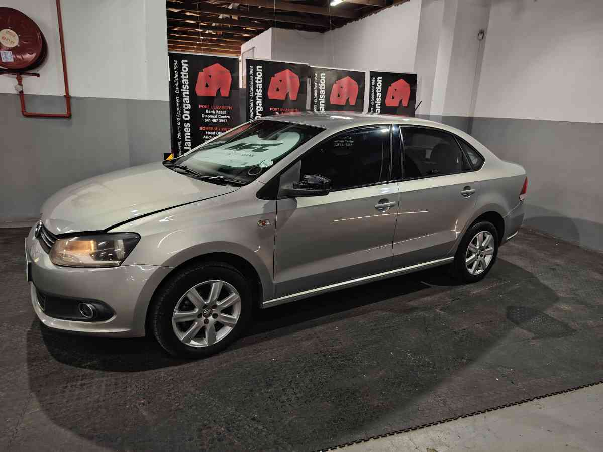2013 VOLKSWAGEN POLO 1.6 COMFORTLINE