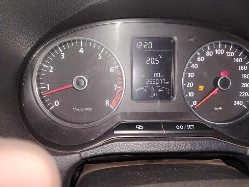 2013 VOLKSWAGEN POLO 1.6 COMFORTLINE thumbnail 3