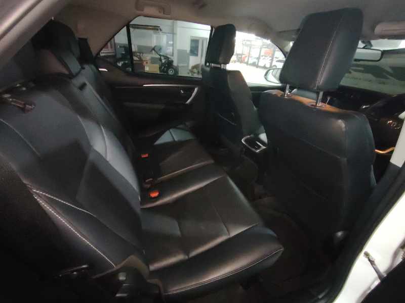2022 TOYOTA FORTUNER 2.8 GD-6 4X4 A/T thumbnail 6