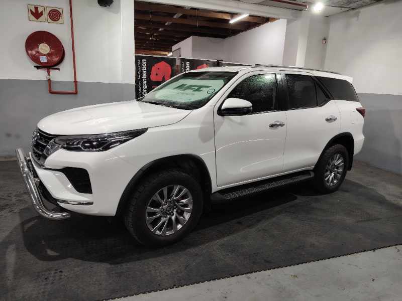2022 TOYOTA FORTUNER 2.8 GD-6 4X4 A/T thumbnail 10